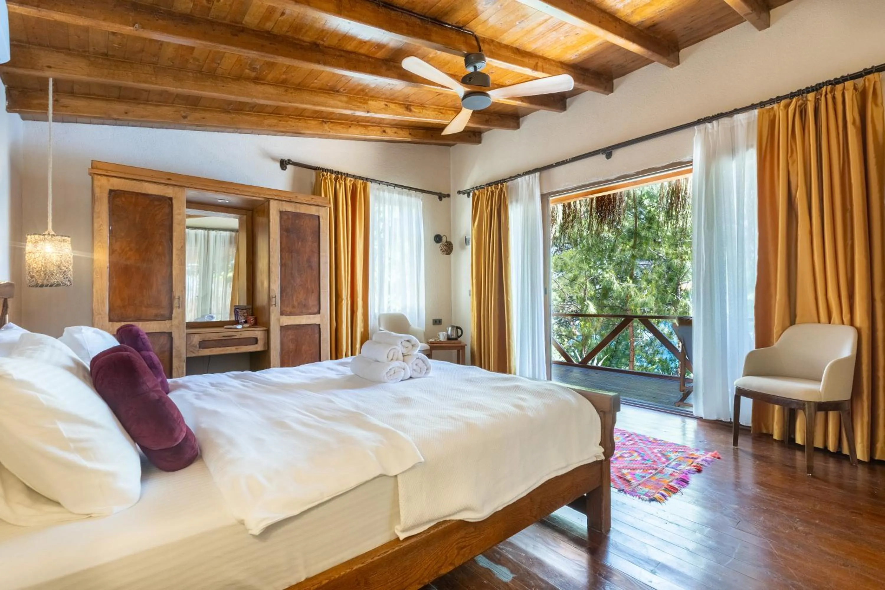 Bed in La Boheme Kabak Adults Only