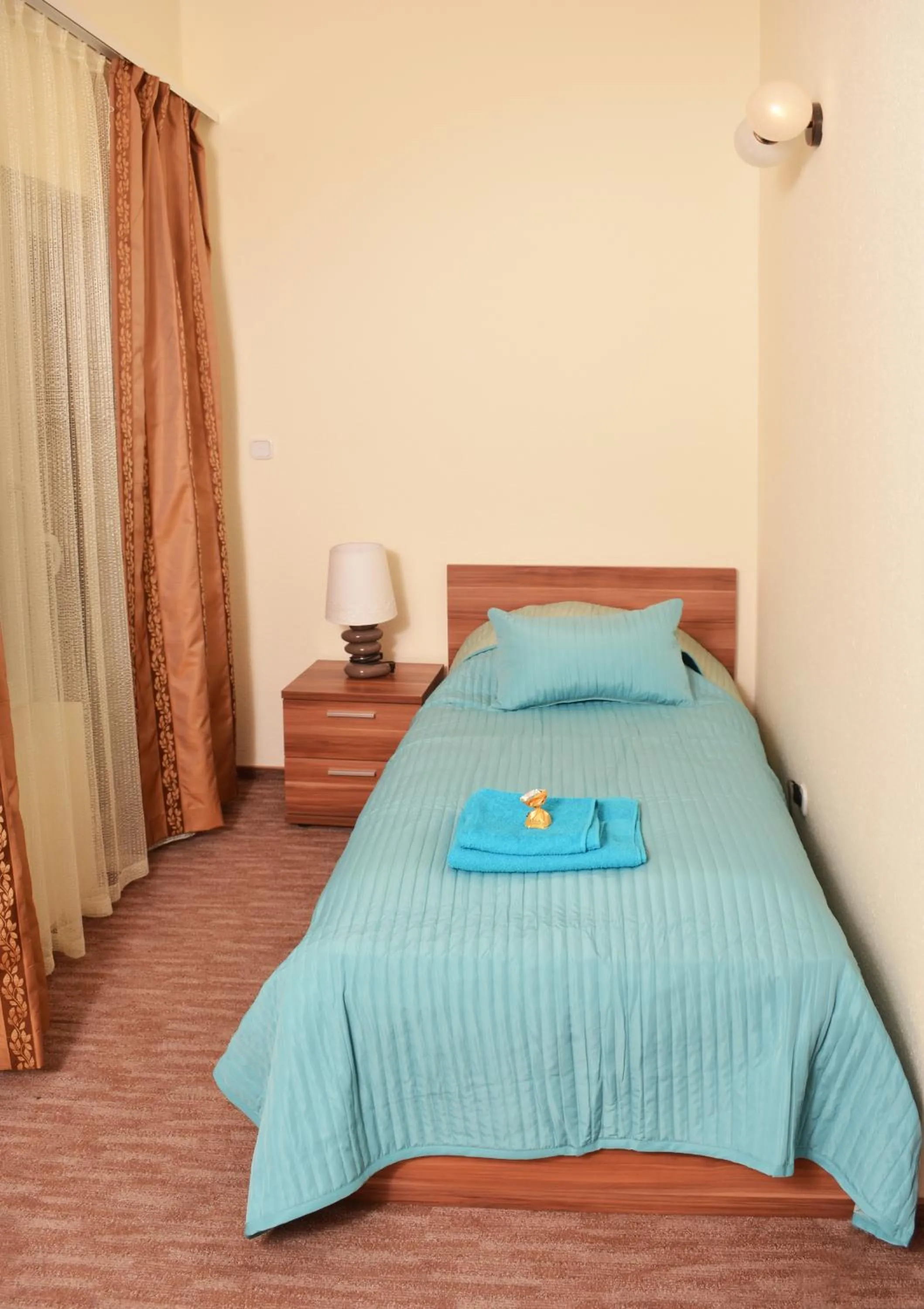 Bedroom in Airport Glossel Panzió