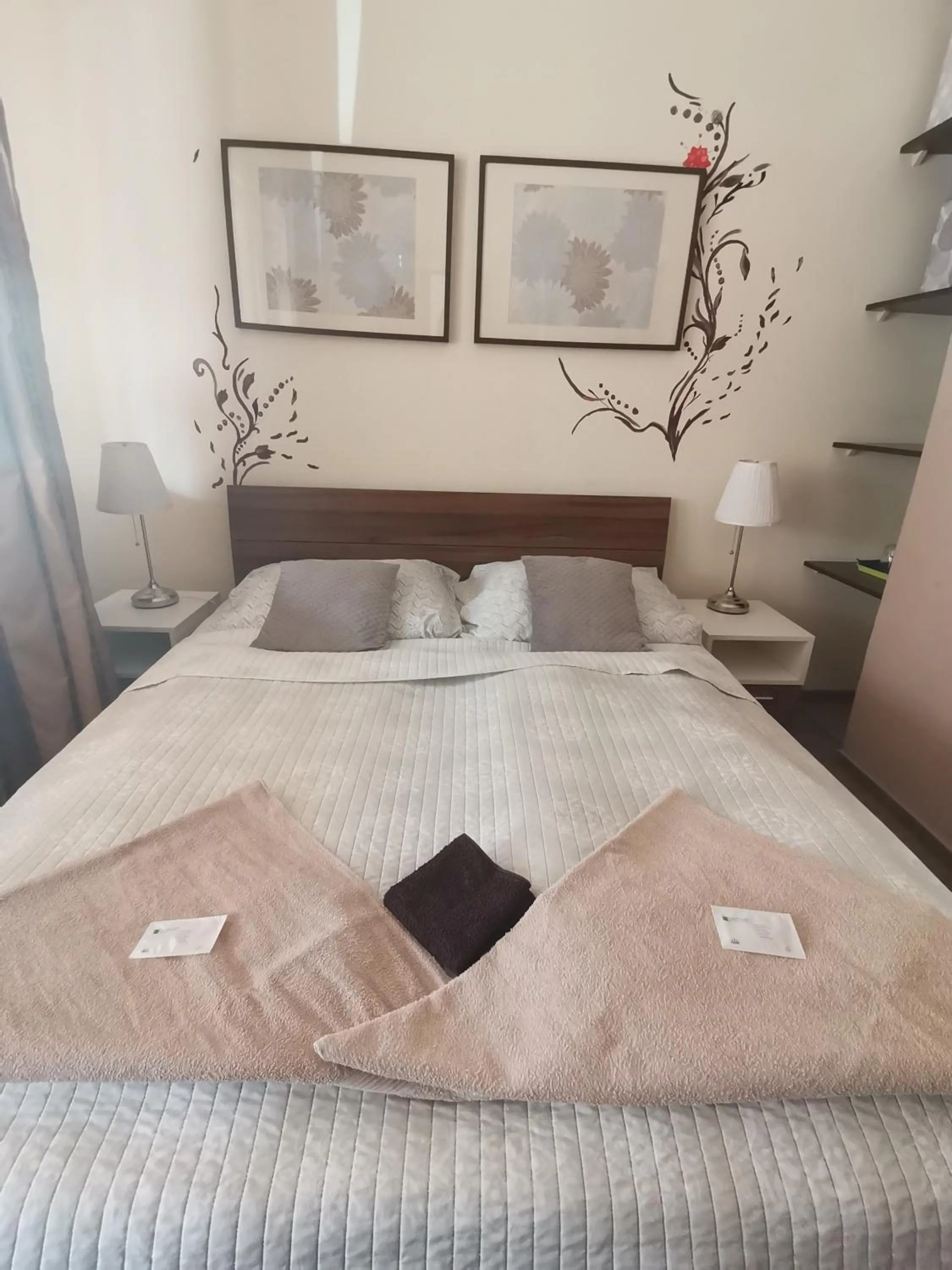 Bed in Airport Glossel Panzió