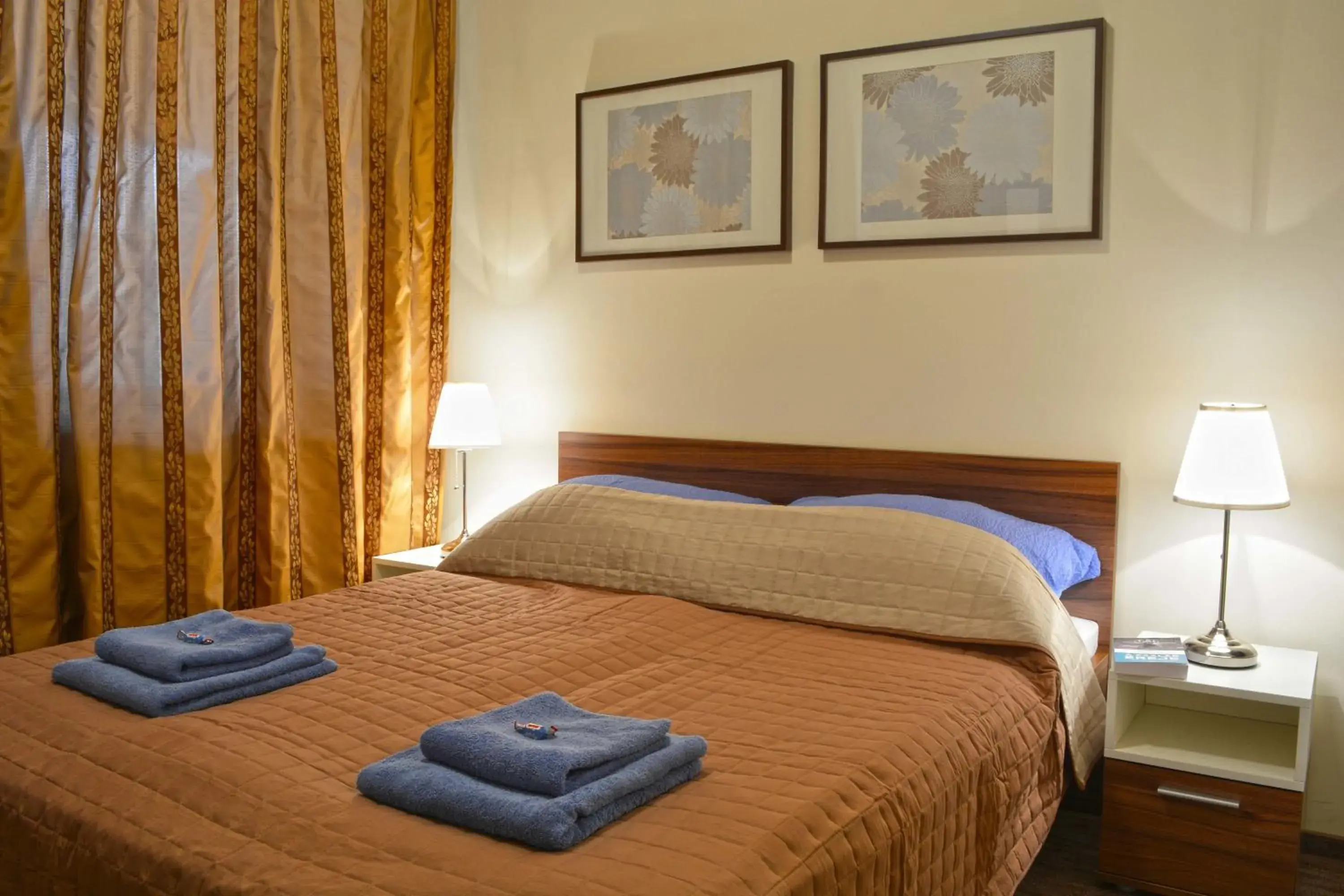 Double Room with Patio in Airport Glossel Panzió Double Room with Patio in Airport Glossel Panzió