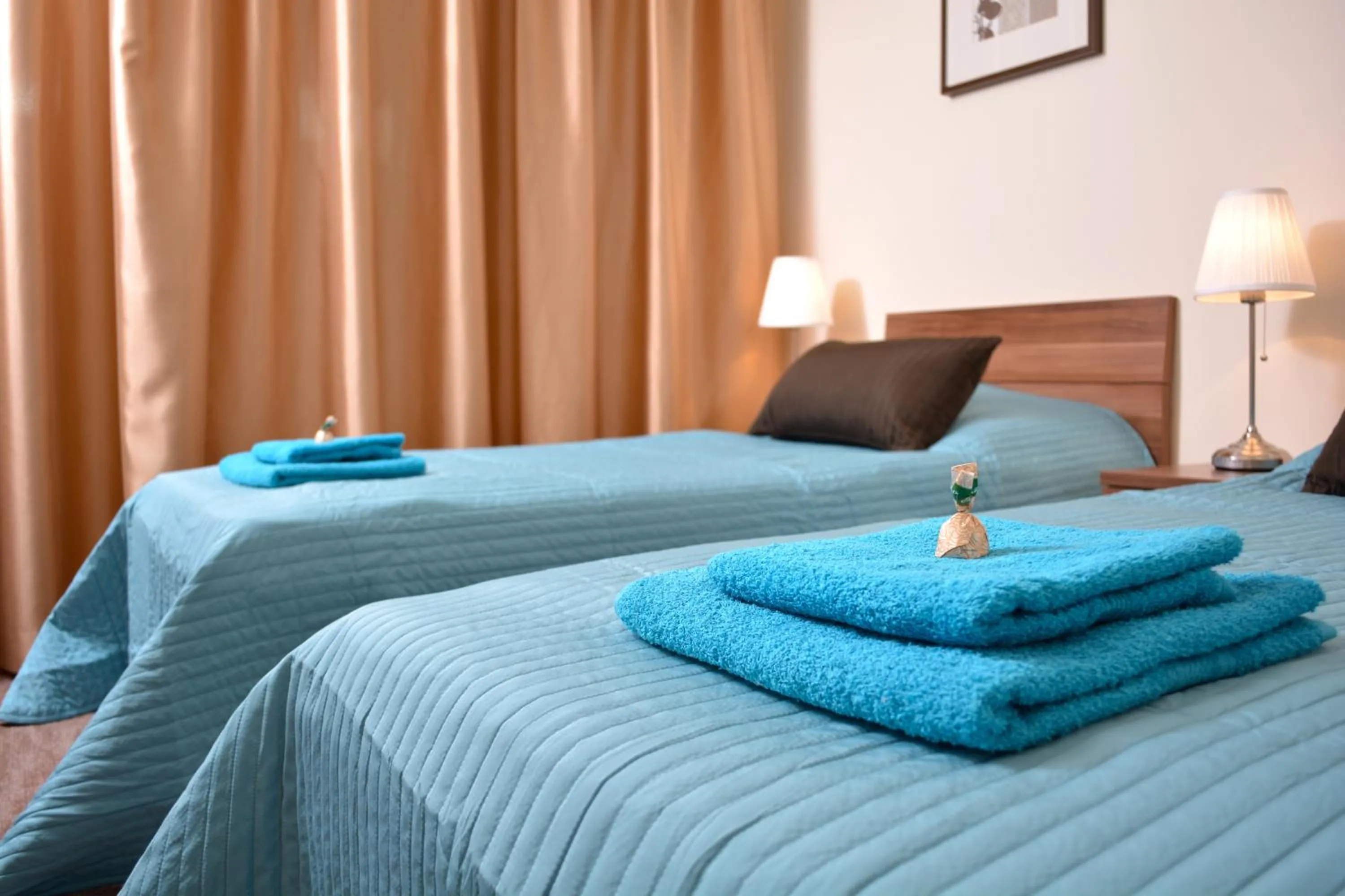 Bed in Airport Glossel Panzió