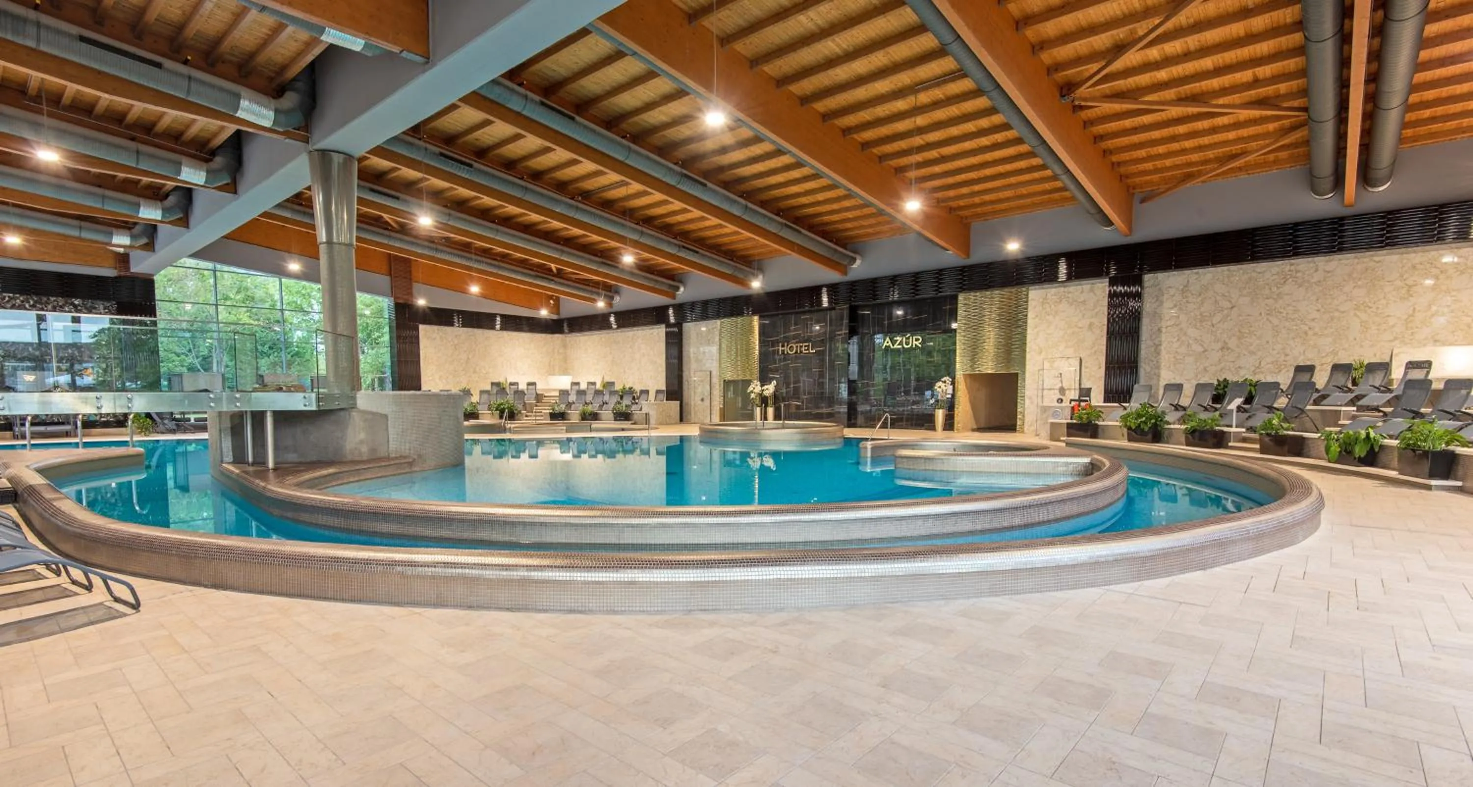 Swimming pool in Hotel Azur Siofok