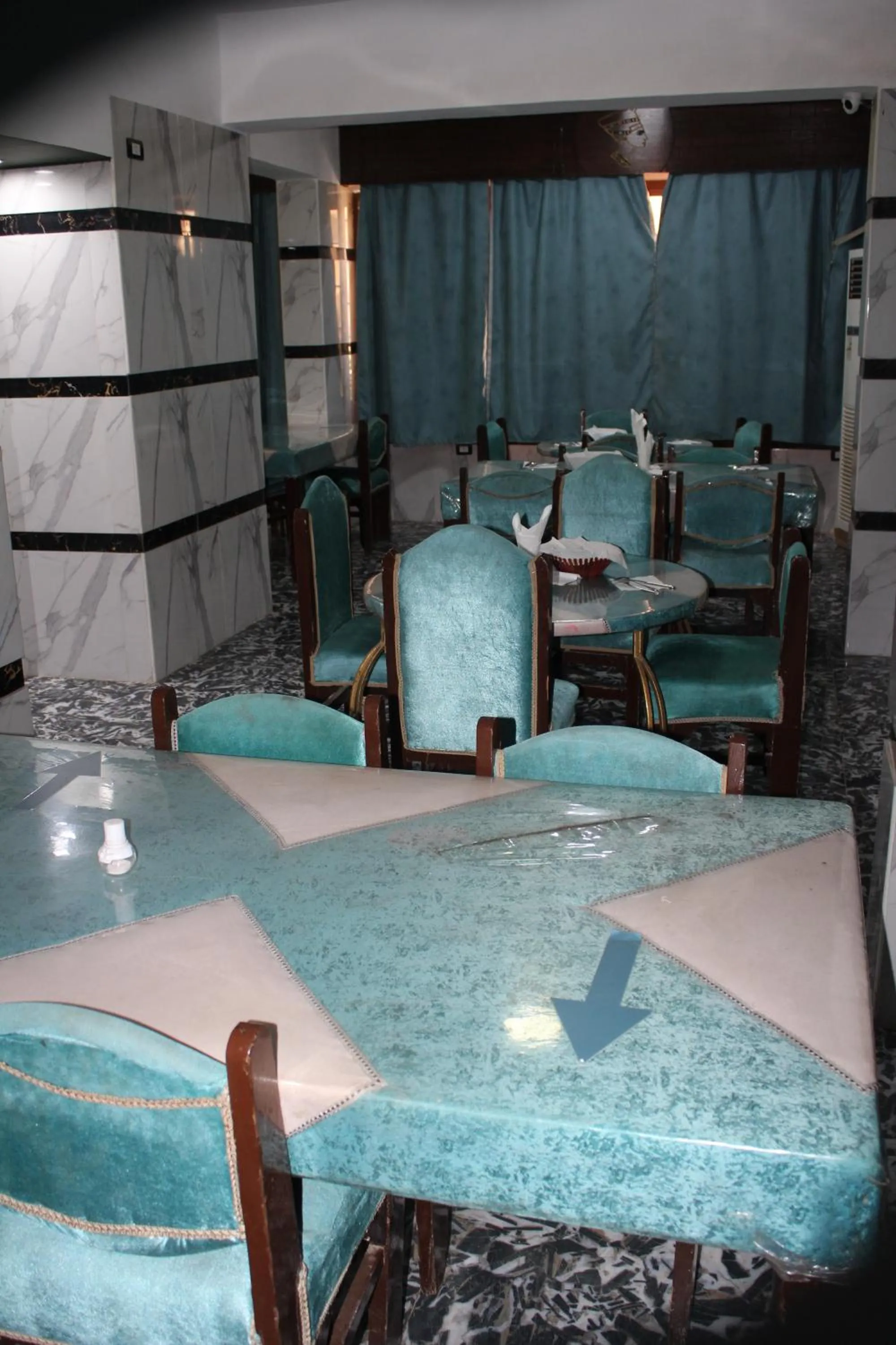 Restaurant/places to eat in Tiba Hotel