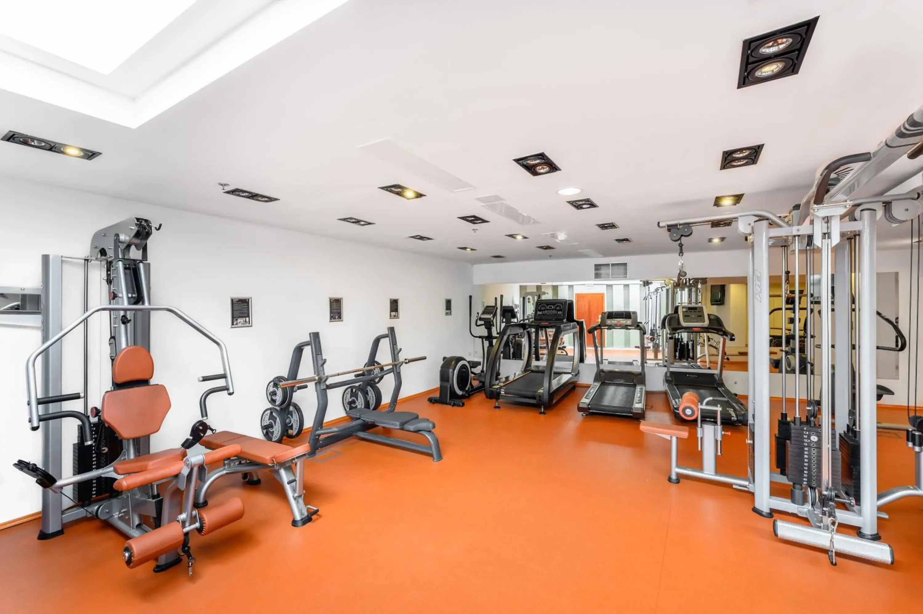 Fitness centre/facilities in Hotel Divinus Fitness centre/facilities in Hotel Divinus