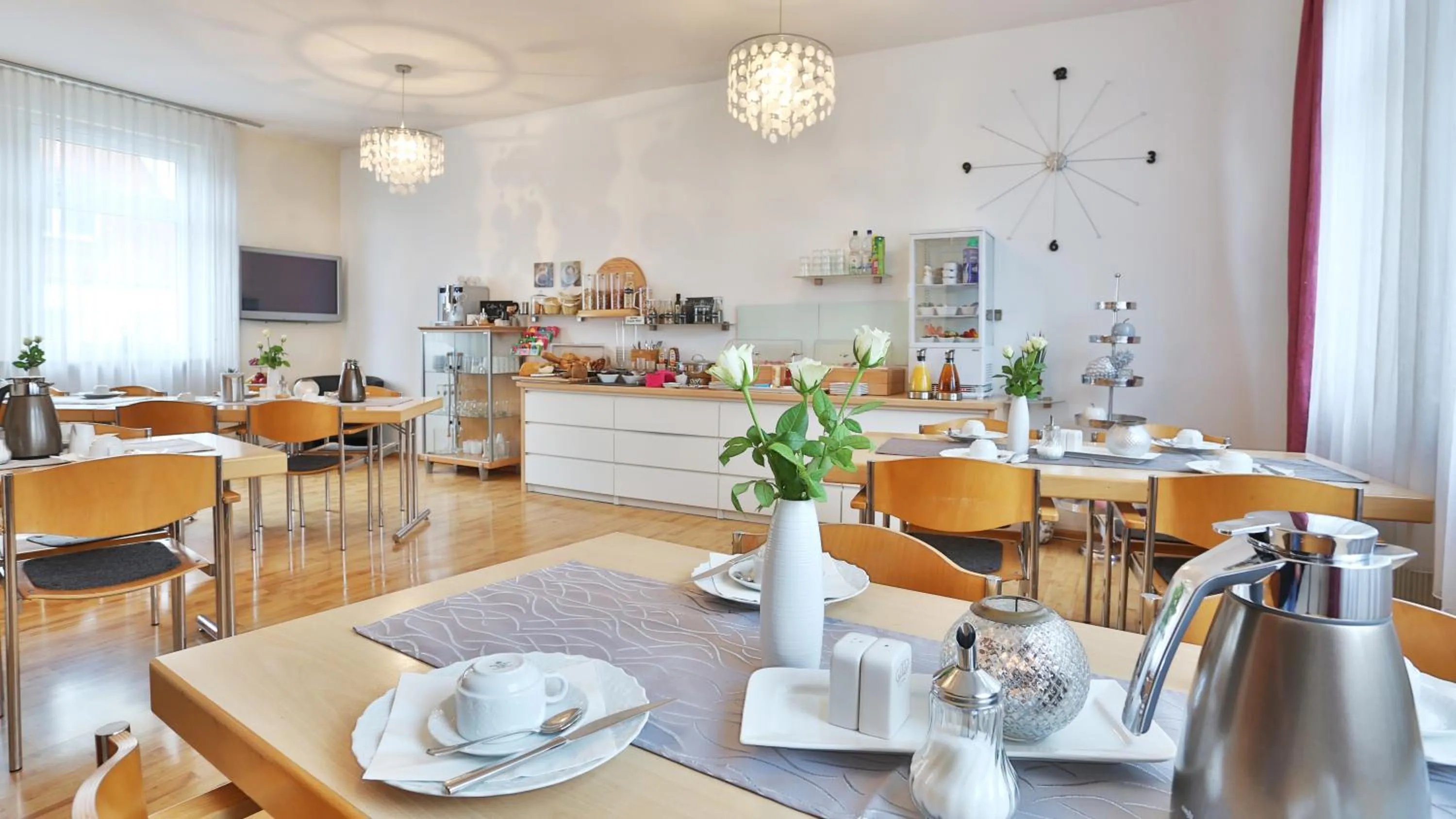 Breakfast in Hotel Prinz Carl