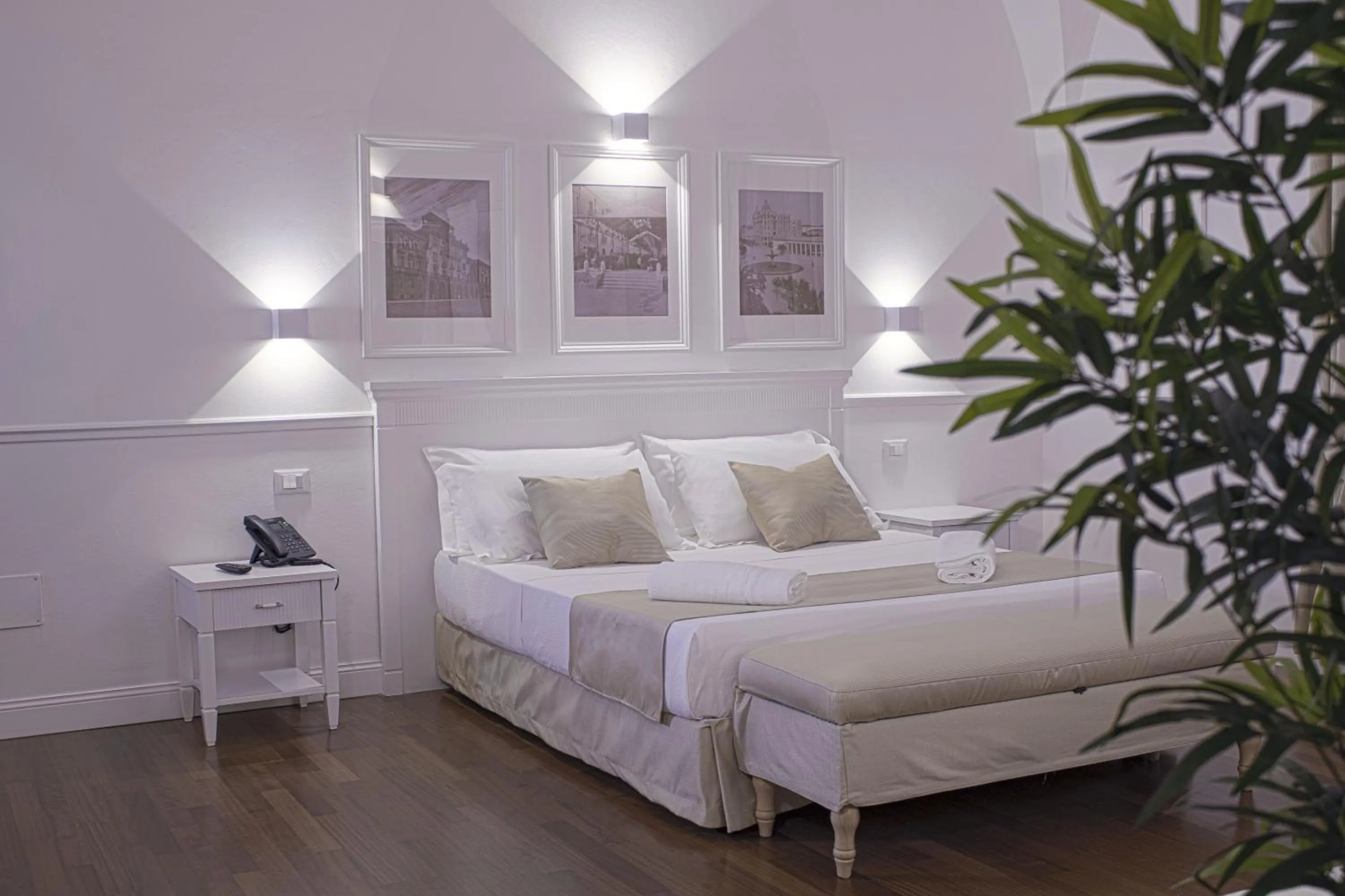 Bed in Palazzo Sant'Elena Historic Hotel