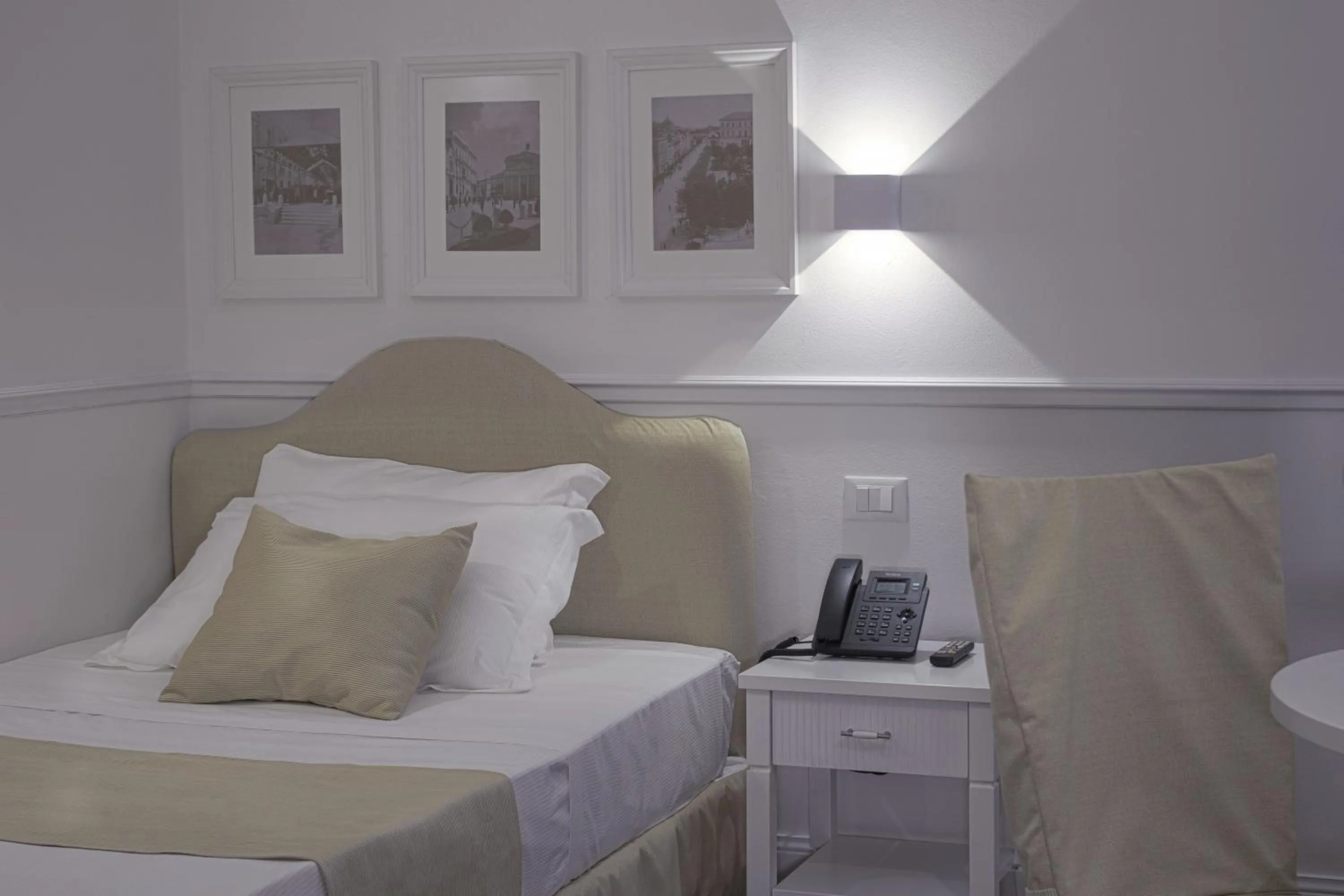 Bed in Palazzo Sant'Elena Historic Hotel