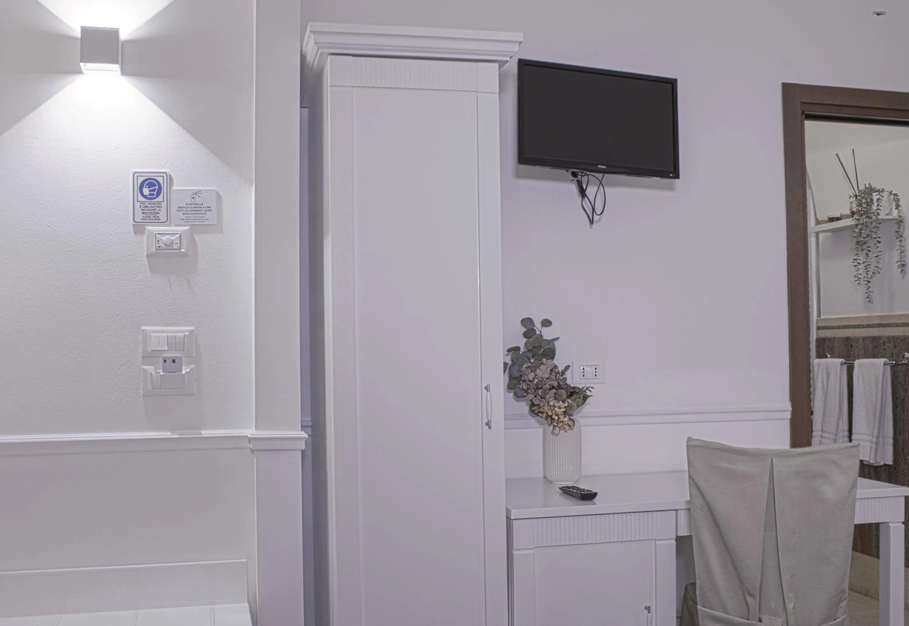 Bedroom in Palazzo Sant'Elena Historic Hotel