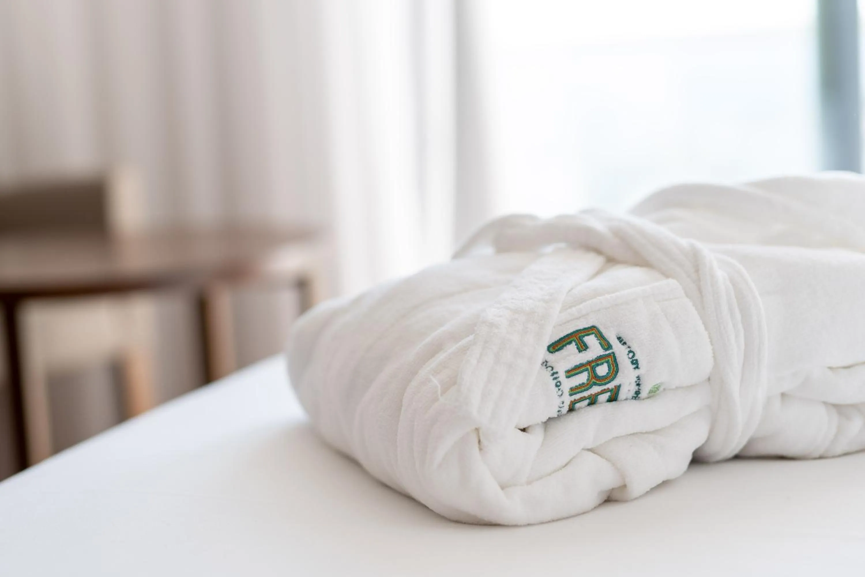 towels, Bed in Hotel Freixo Douro Superior