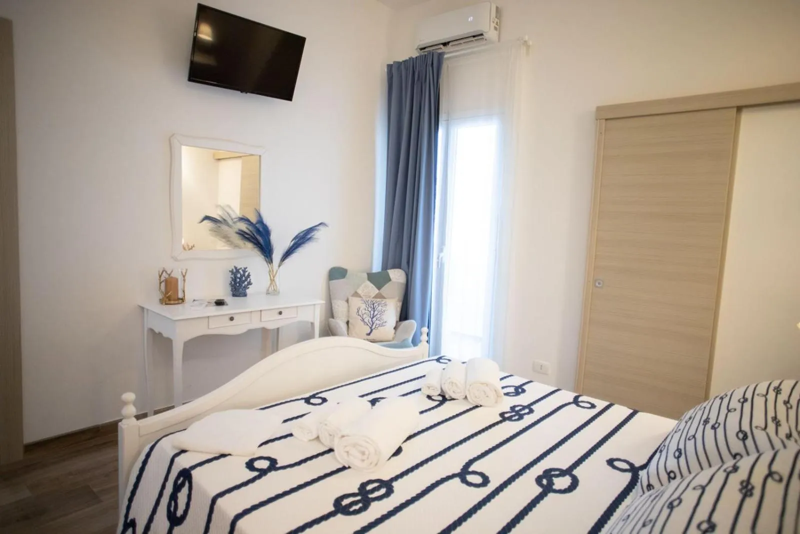 Bed in Azzurro Mare Rooms