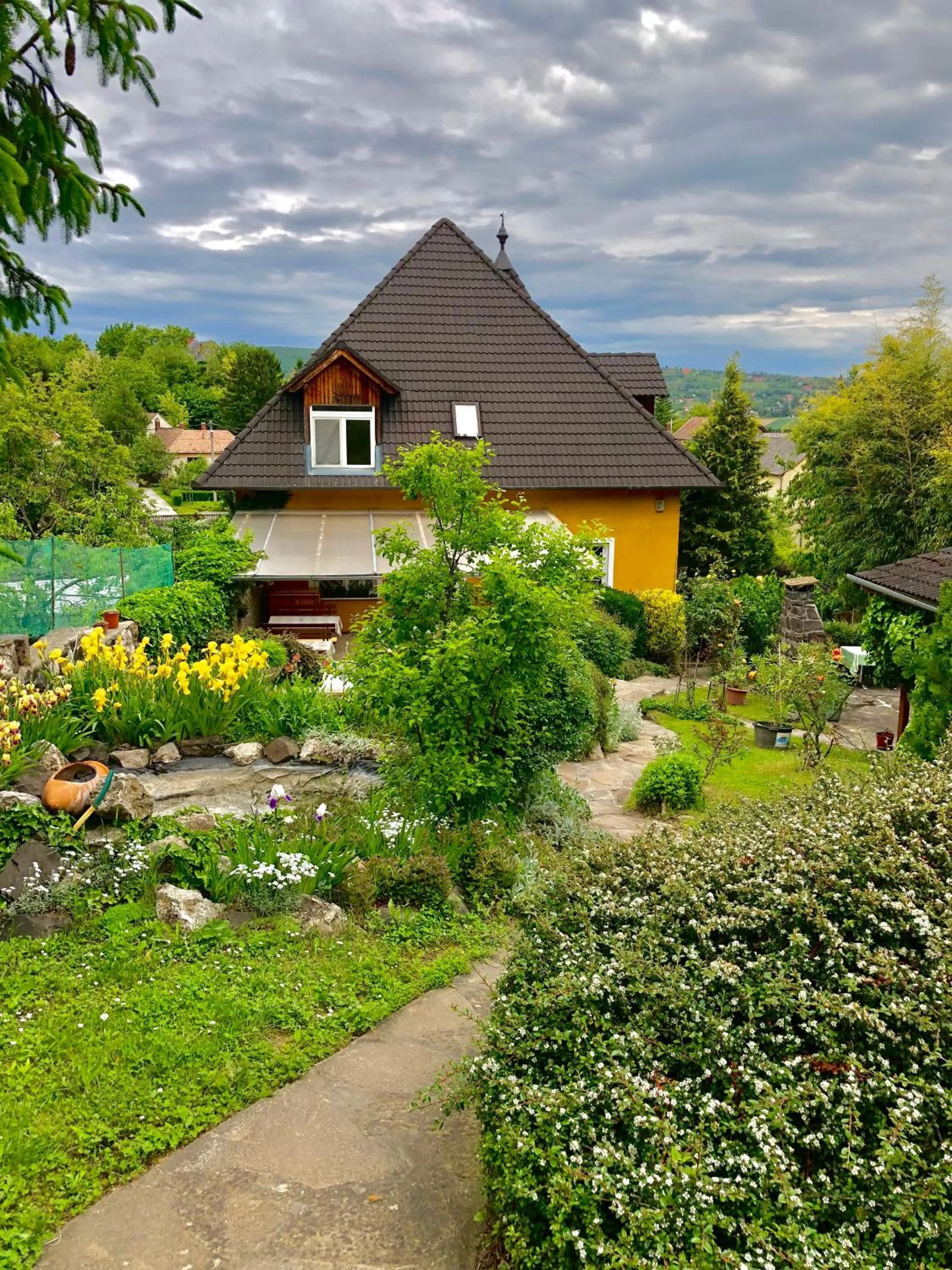 Garden in Appartementhaus 5. Jahreszeit