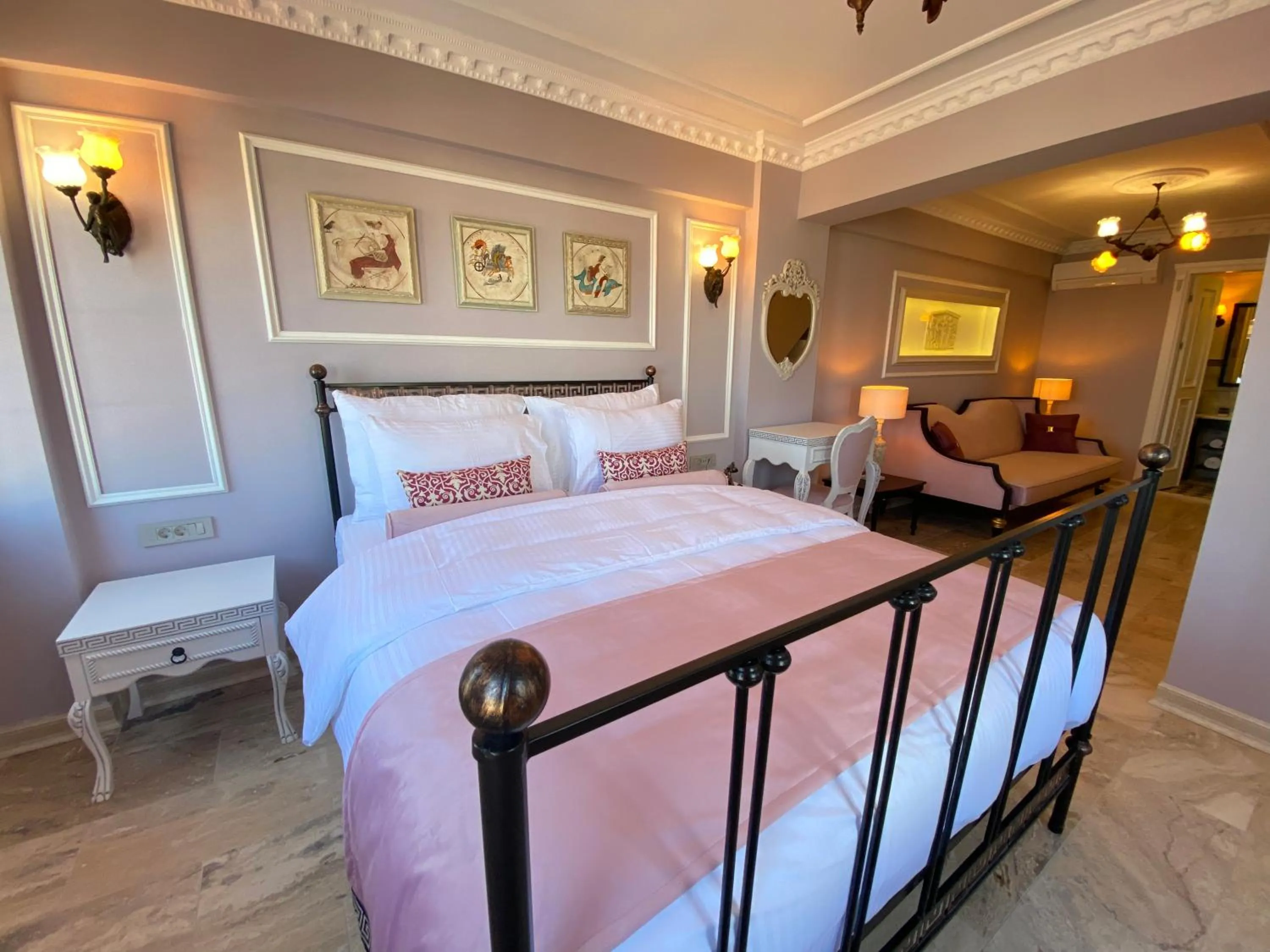 Bed in Villa Ephesus Hotel