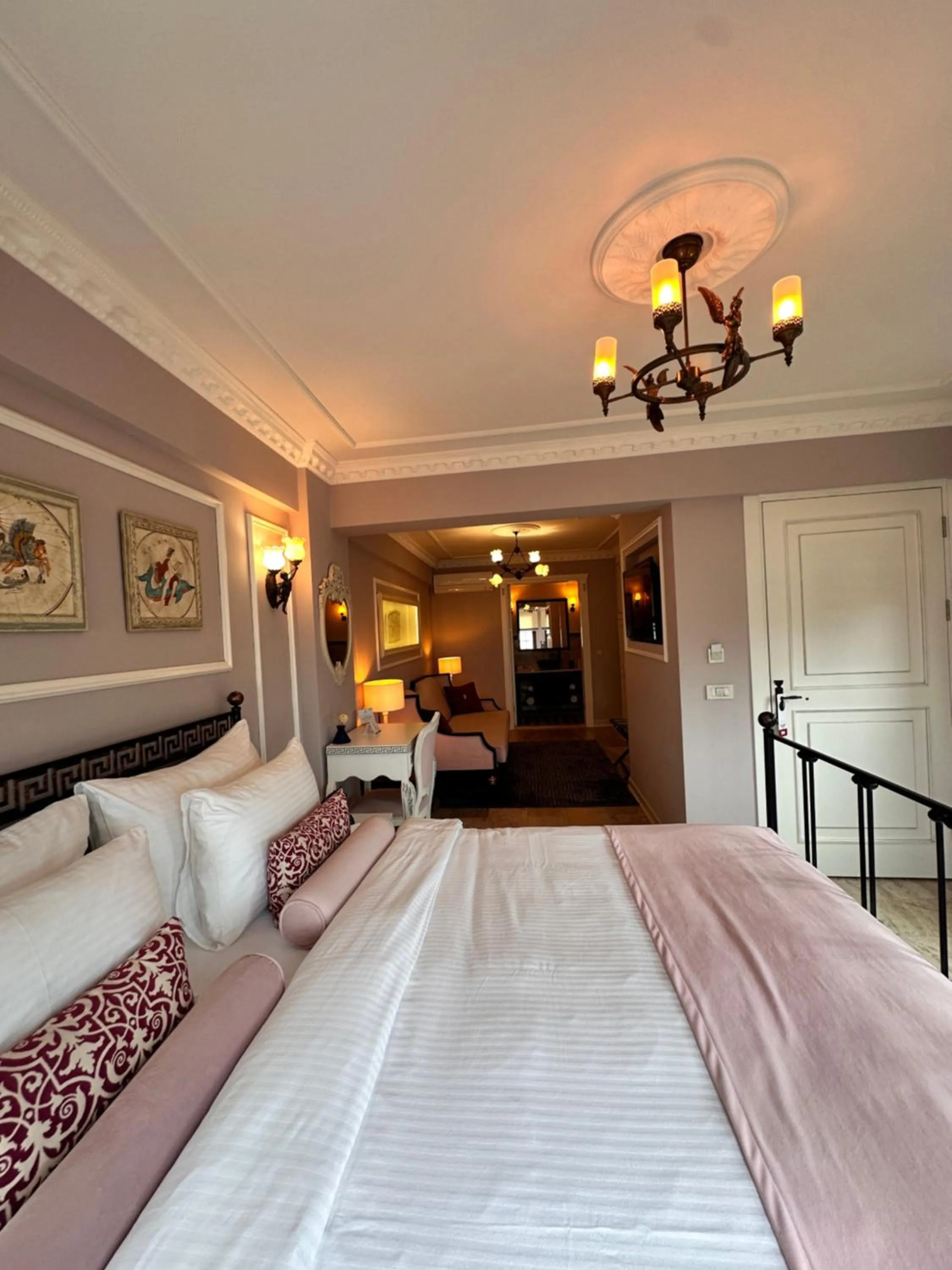 Photo of the whole room, Bed in Villa Ephesus Hotel