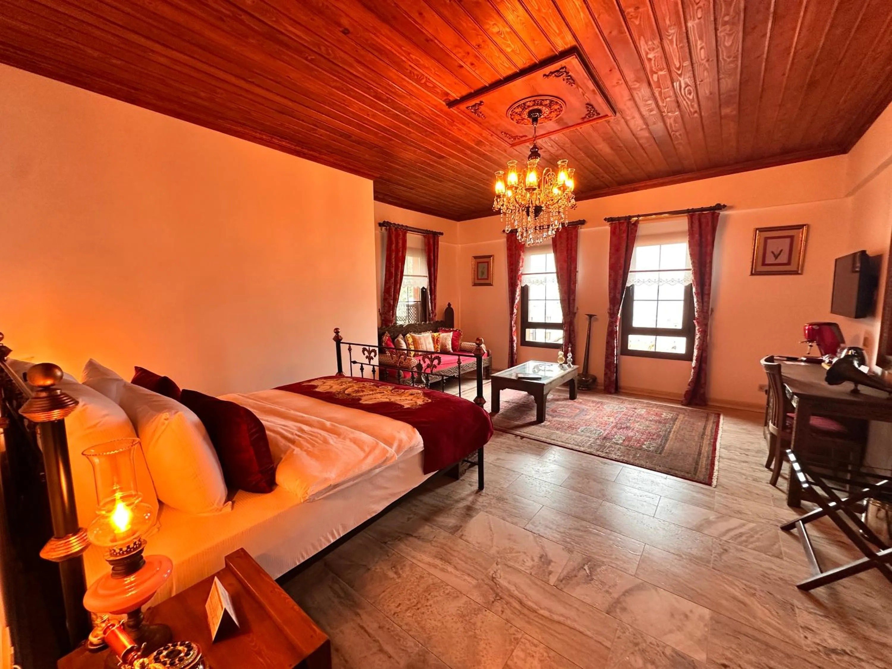 Photo of the whole room, Bed in Villa Ephesus Hotel