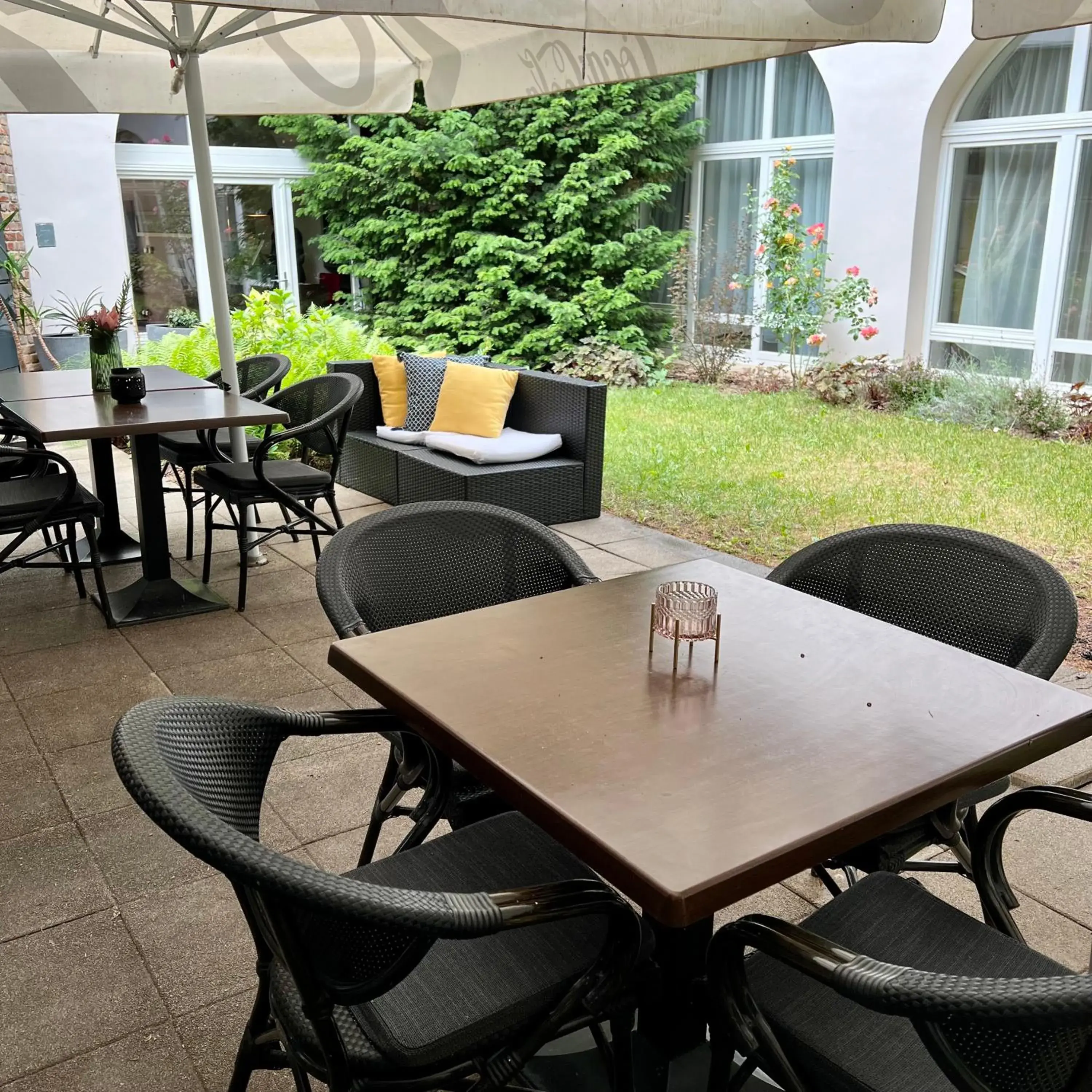 Restaurant/places to eat in Buda Castle Hotel Budapest Restaurant/places to eat in Buda Castle Hotel Budapest