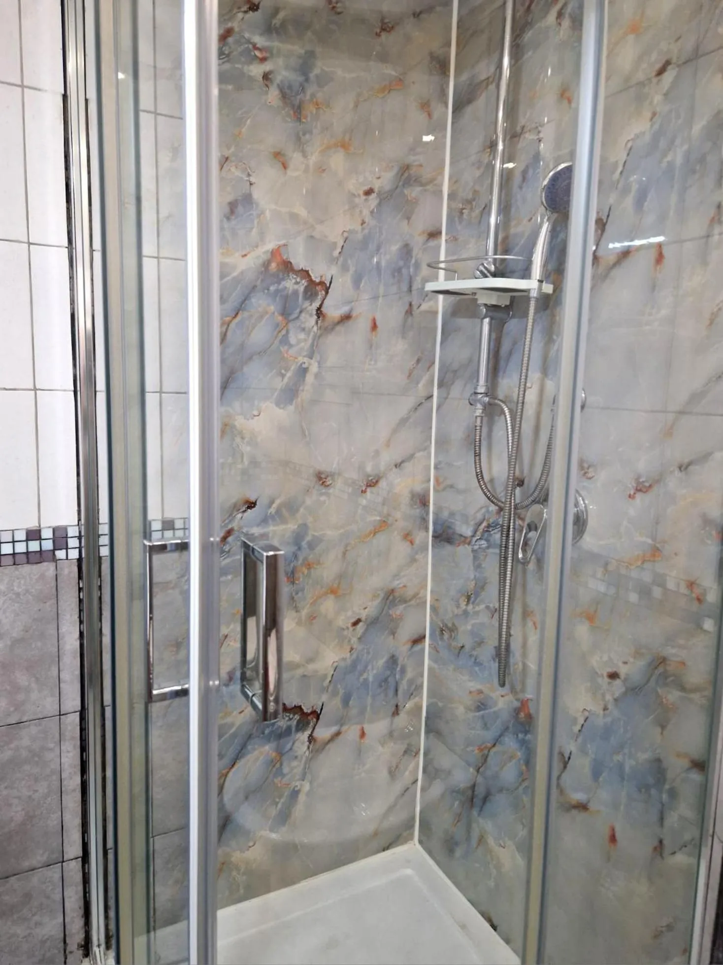 Shower in Le stanze di Partenope