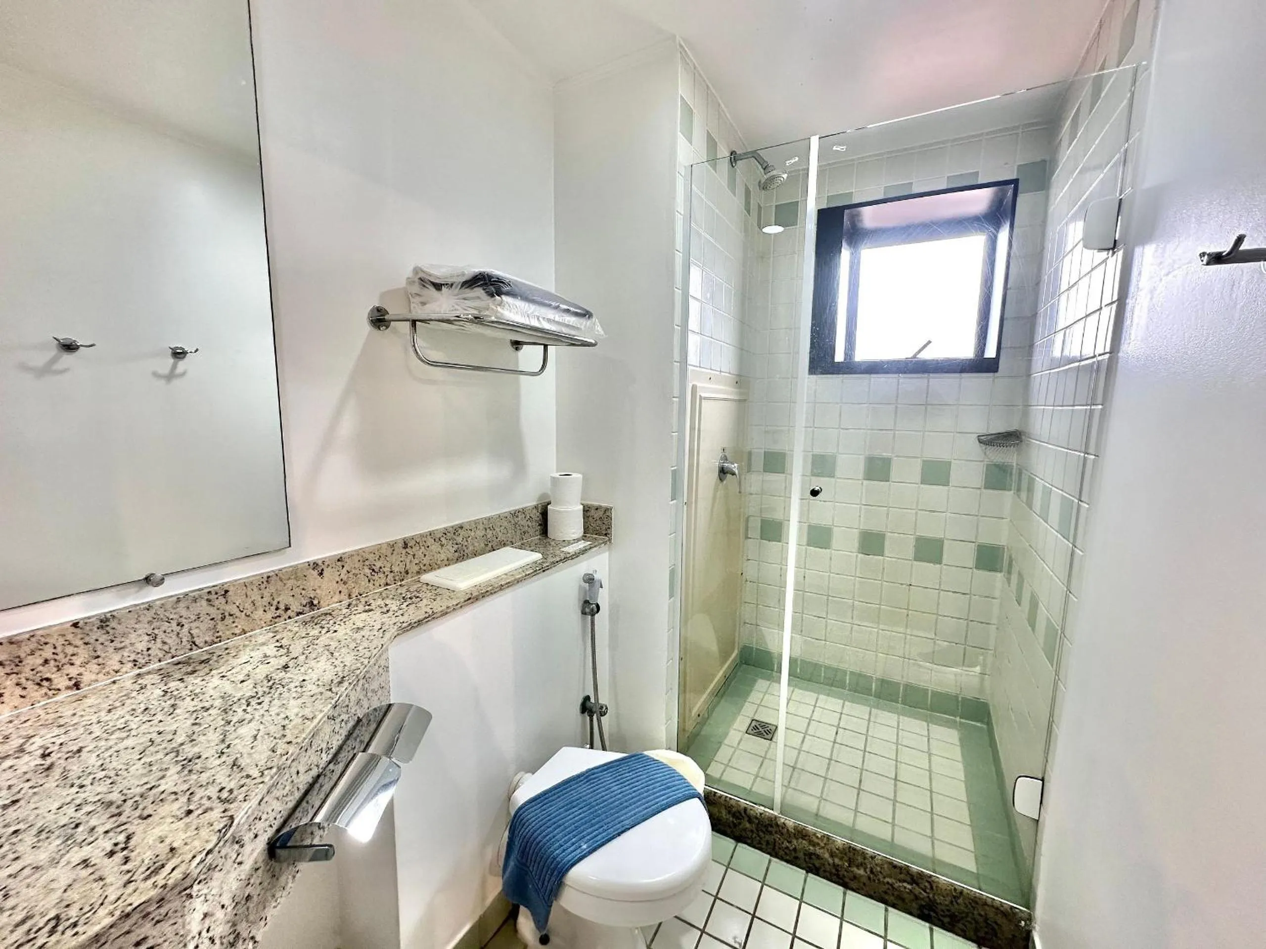 Flat Particular Rua Borges Lagoa c/ garagem UH1008