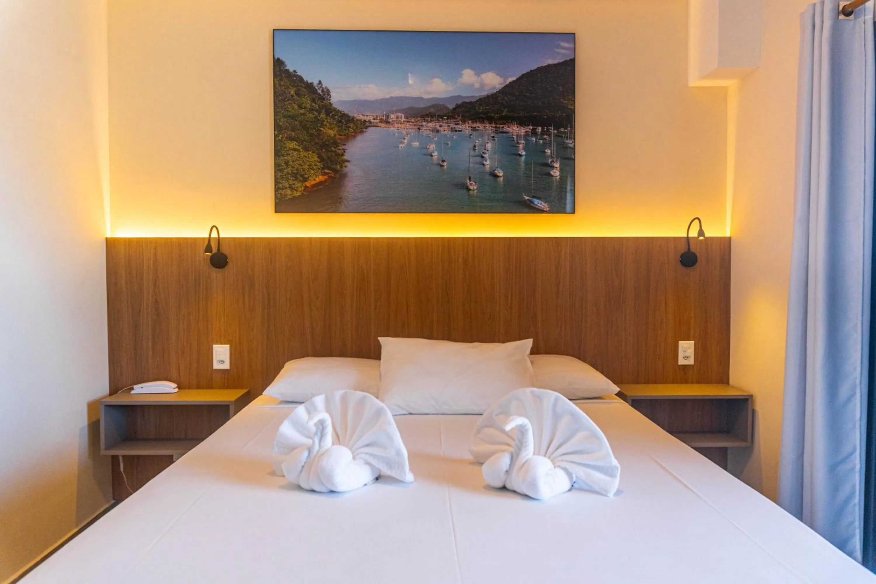 Photo of the whole room, Bed in Ubatuba Praia Hotel