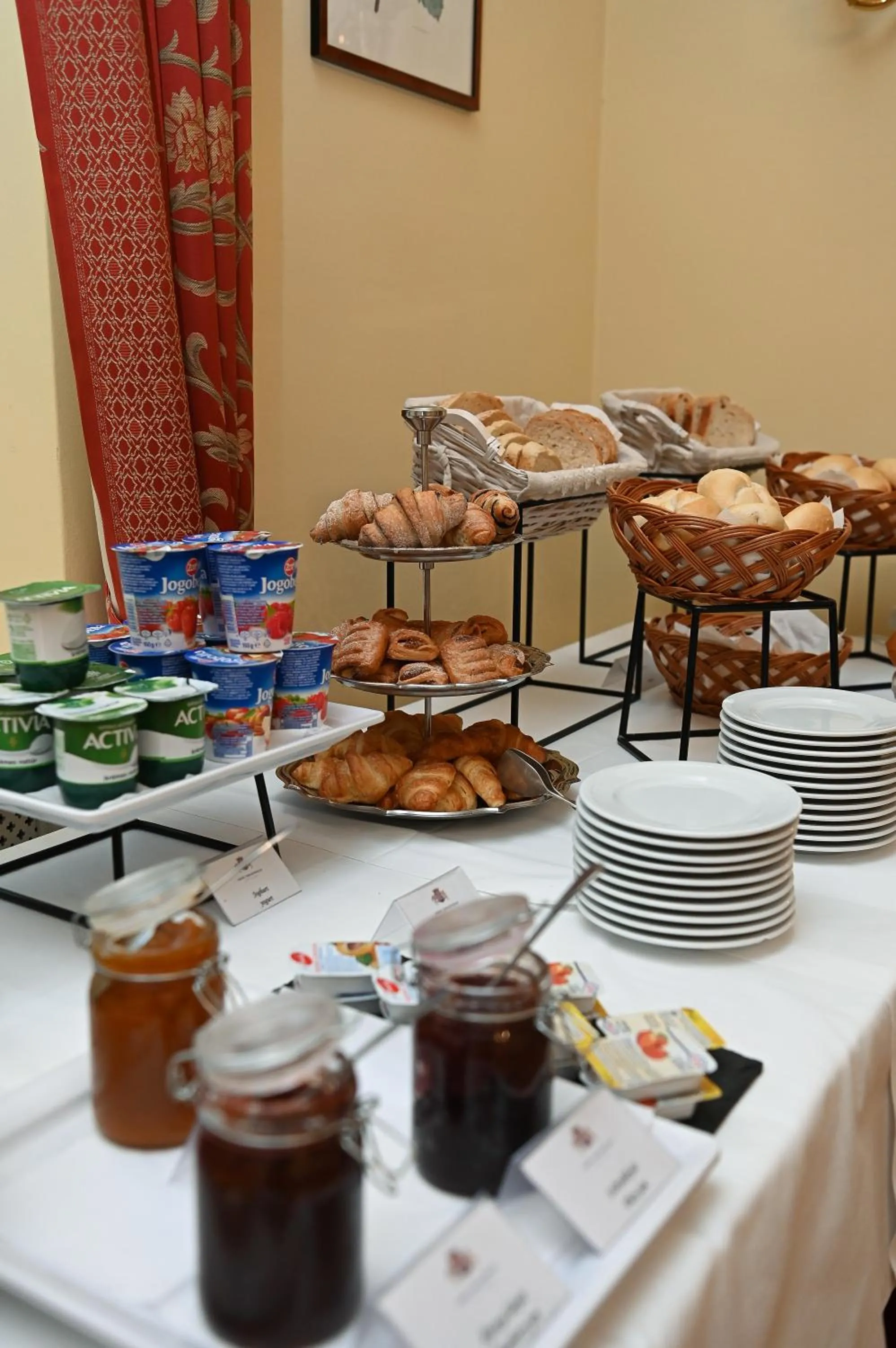 Breakfast in Castle Hotel Grof Degenfeld Superior