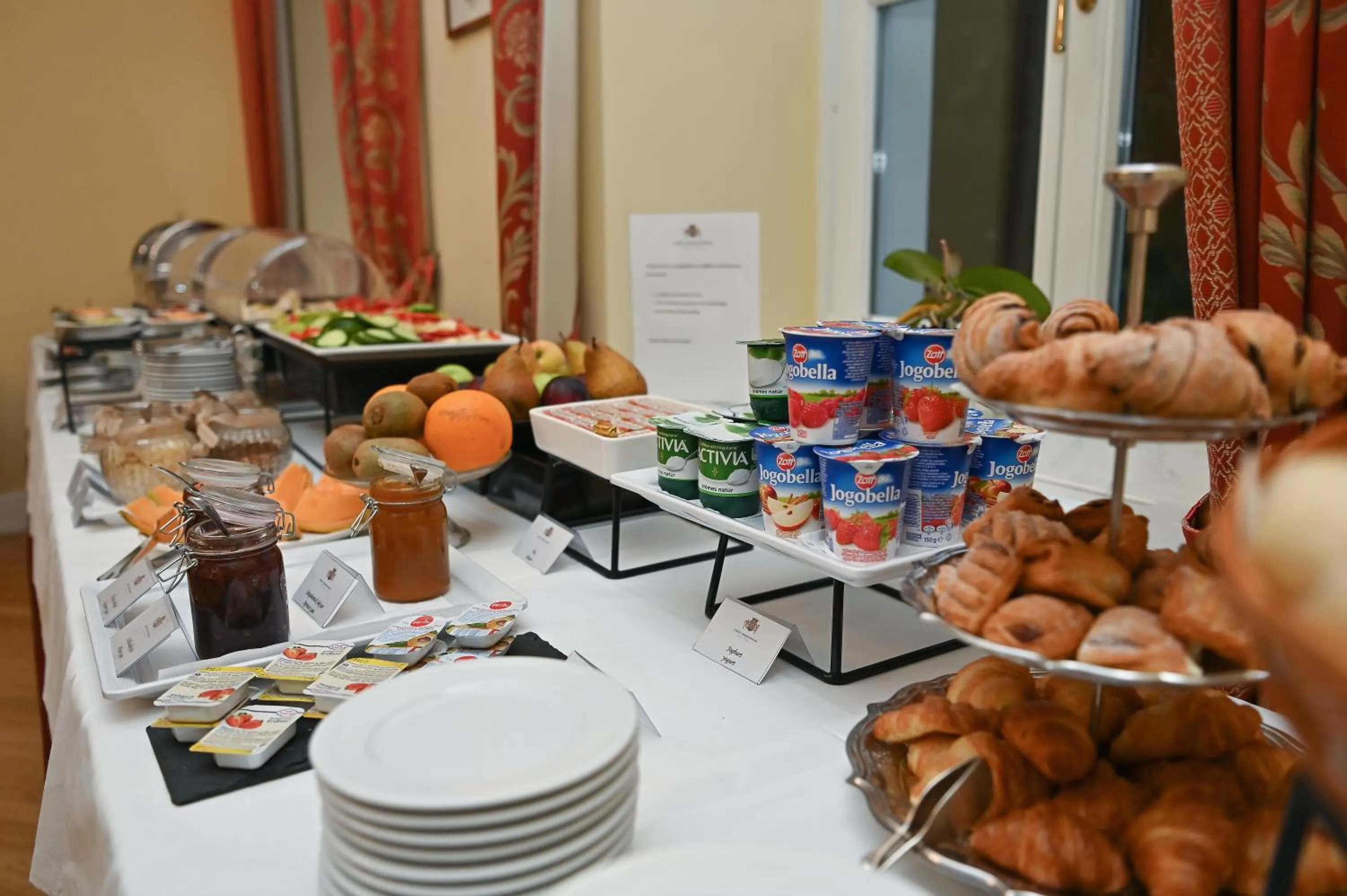 Breakfast in Castle Hotel Grof Degenfeld Superior