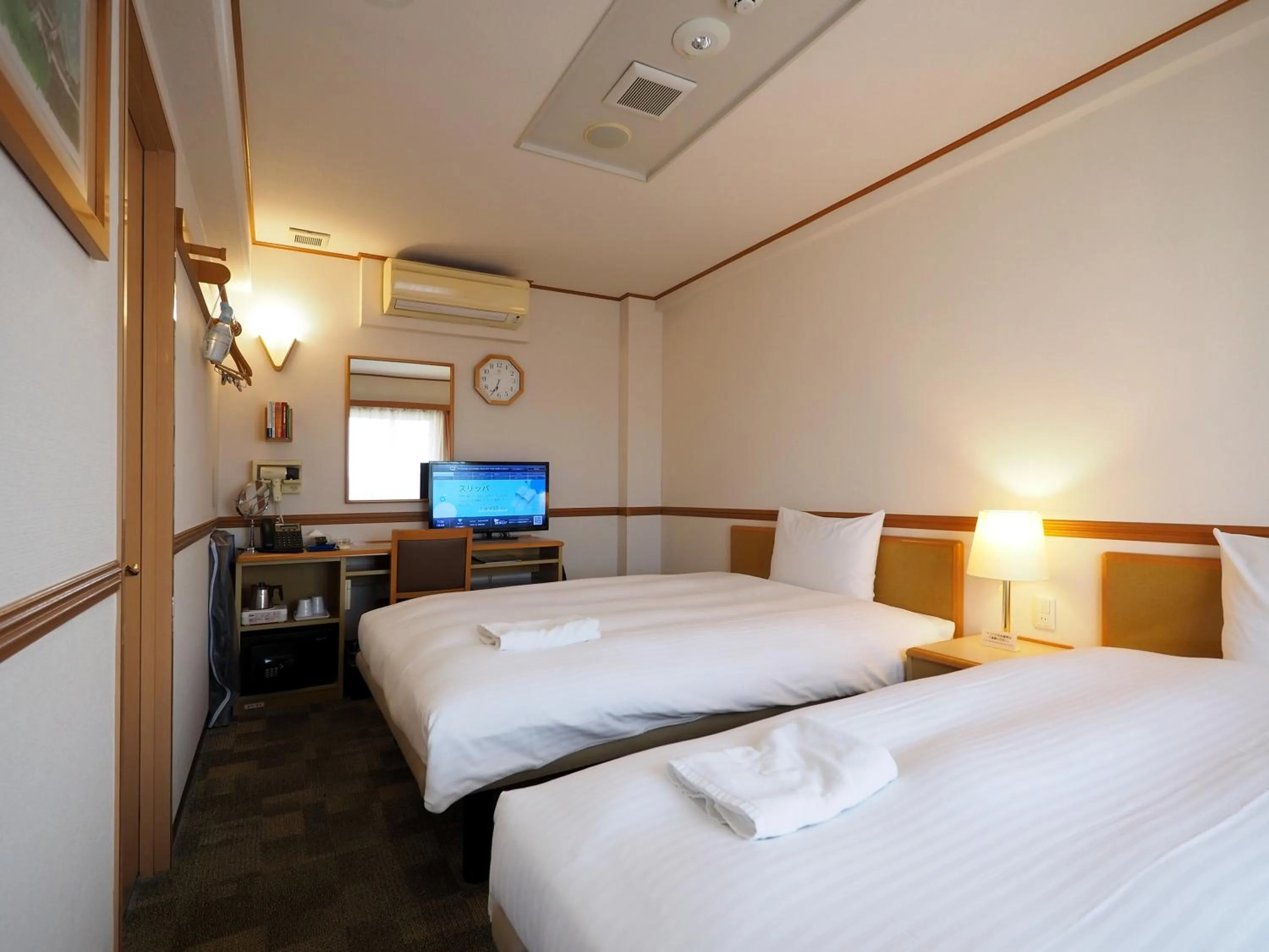 Bed in Toyoko Inn Kumamoto Ekimae