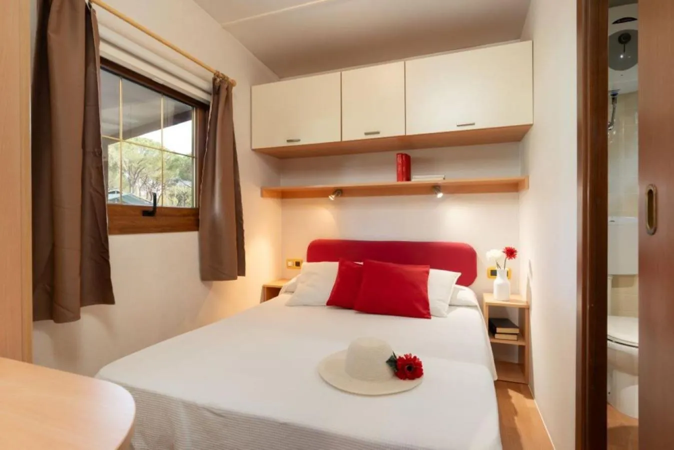 Bedroom, Bed in Camping Free Beach