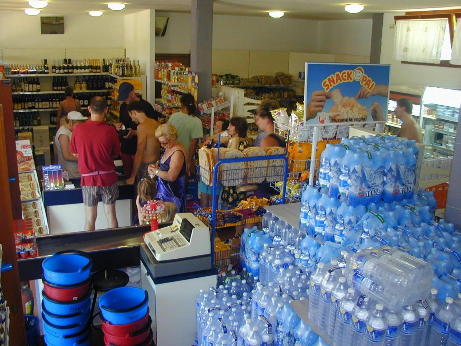 Supermarket/grocery shop in Camping Free Beach