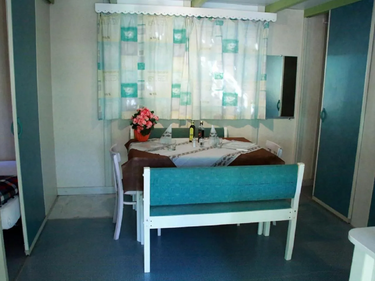 Dining area, Bed in Camping Free Beach