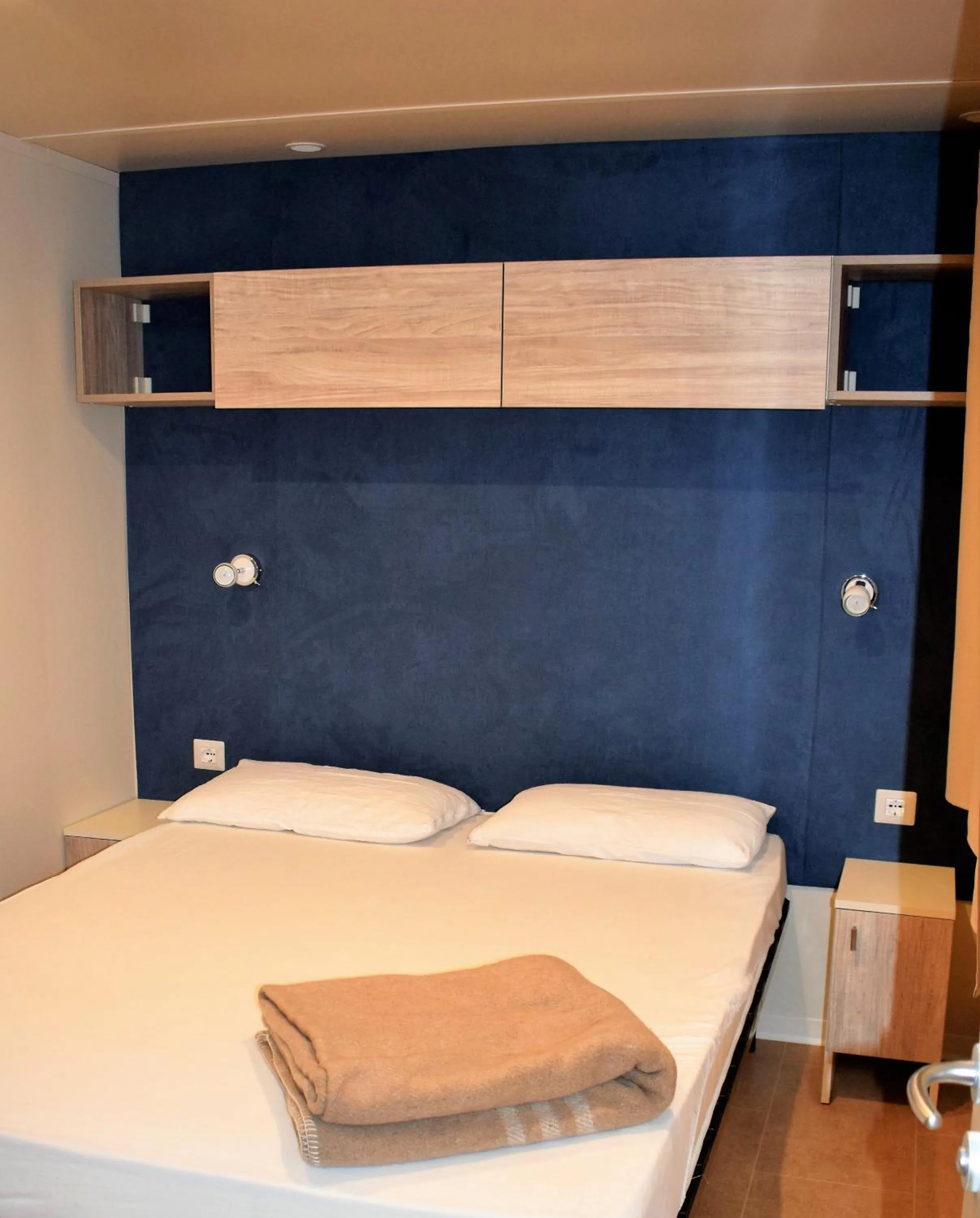 Bedroom, Bed in Camping Free Beach