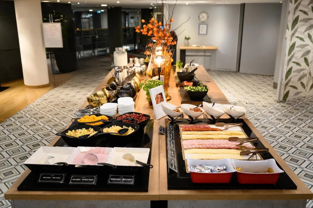 Breakfast in Budapest Museum Central