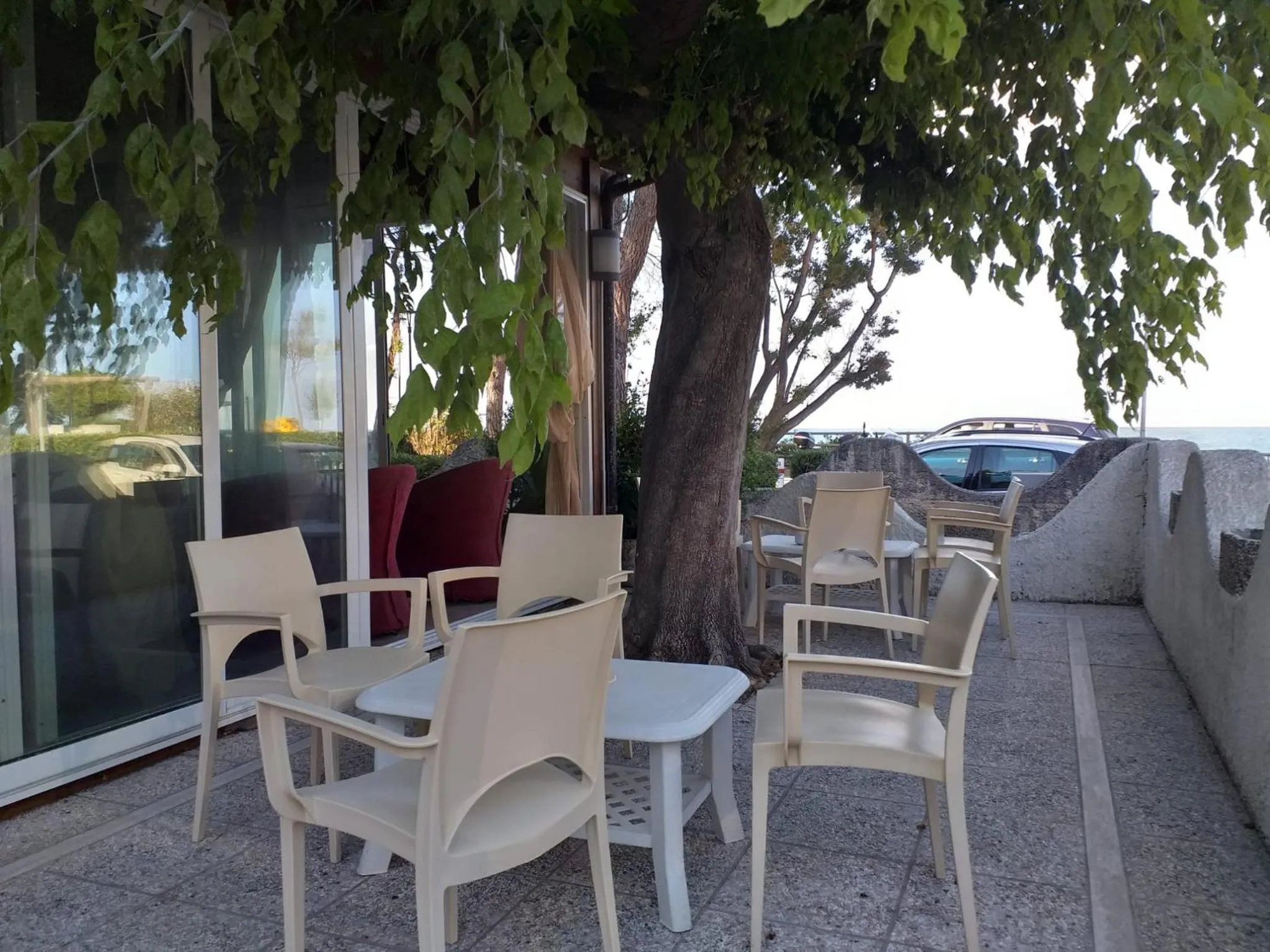 Balcony/Terrace in Spacious quadruple room a stone throw from the sea