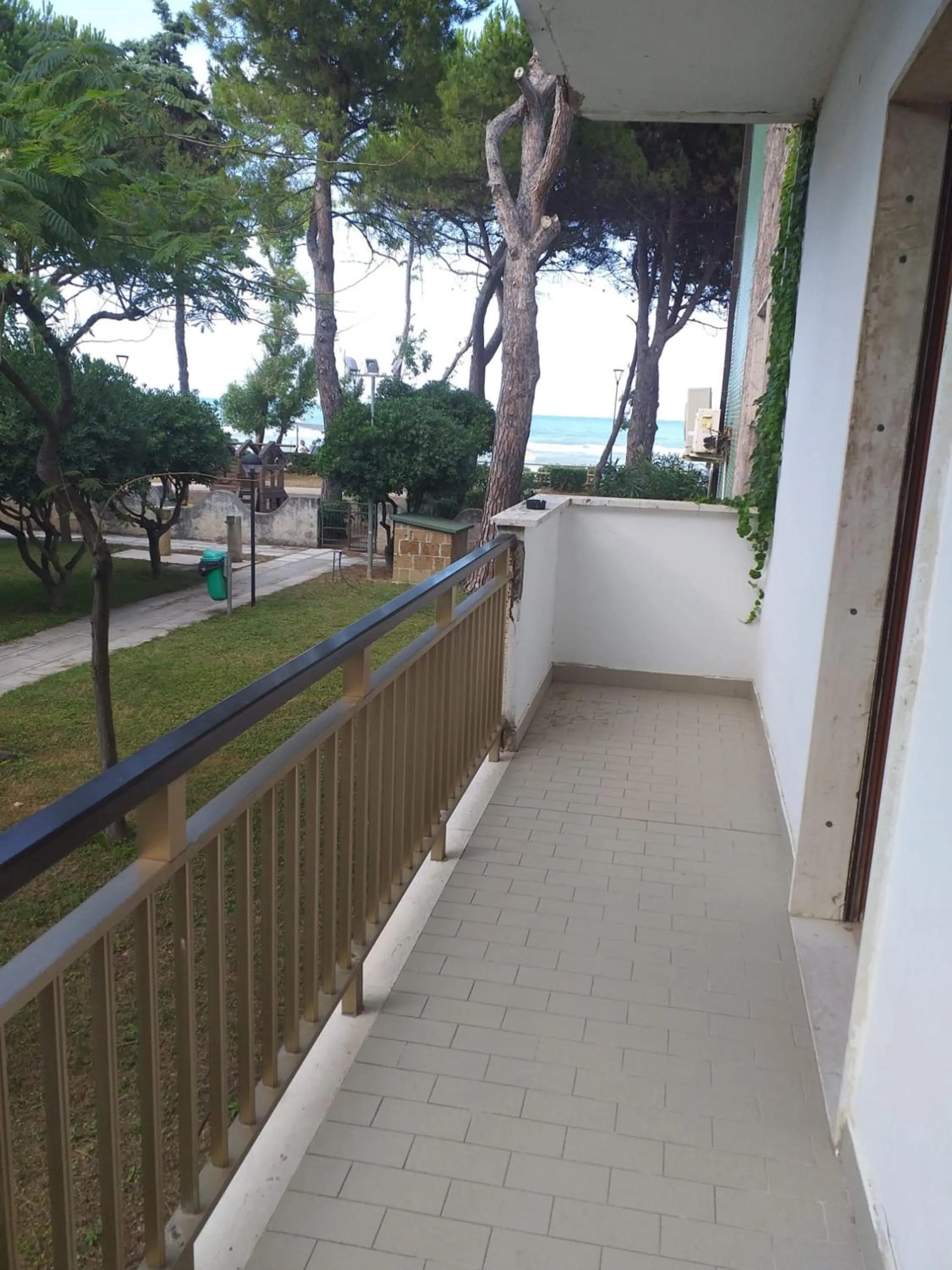 Quadruple room in Pineto - A stone throw from the sea