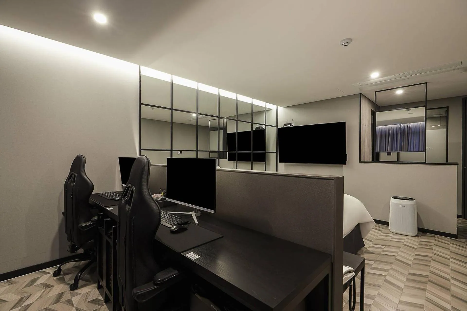 TV and multimedia in Namyangju Aone Hotel