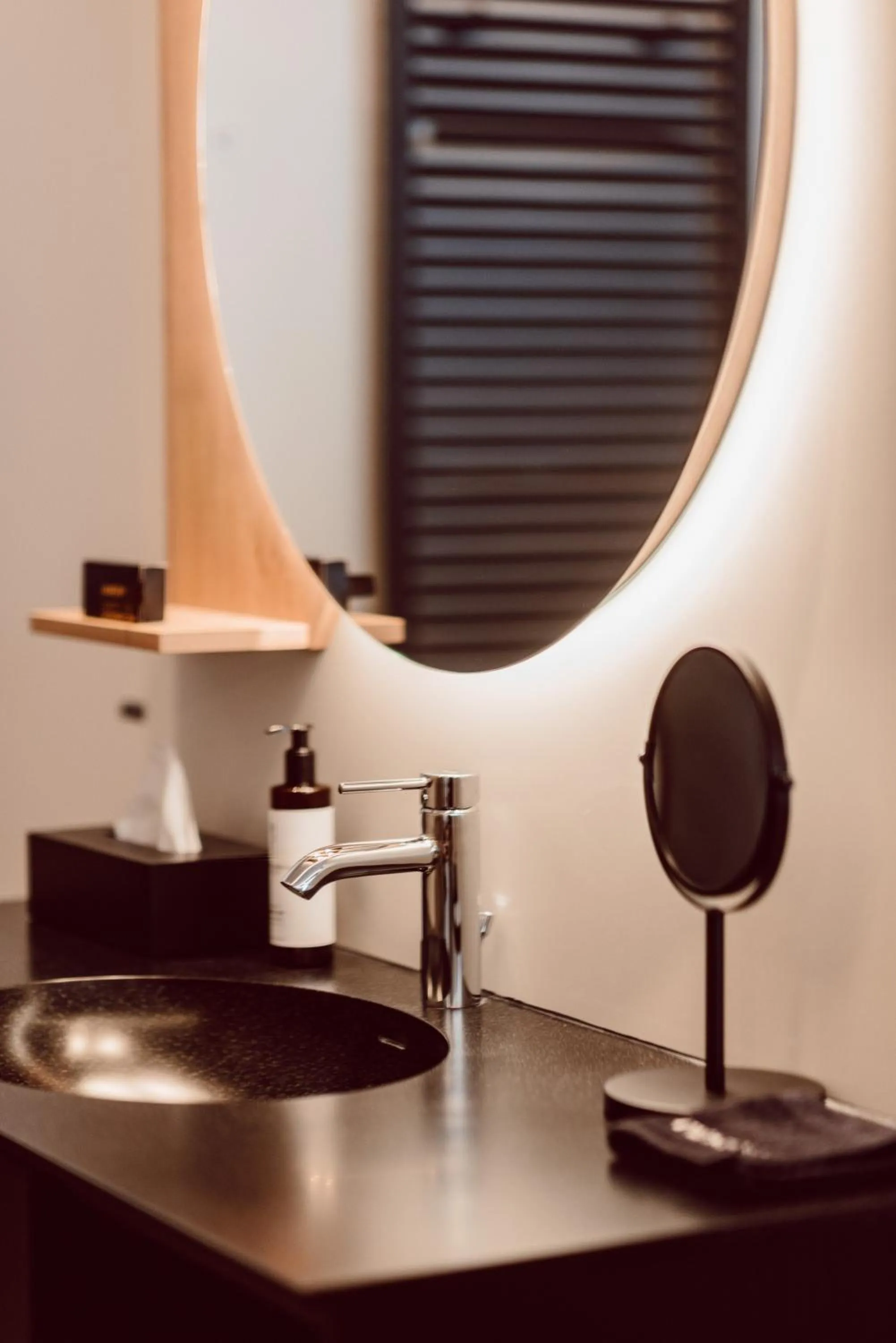 Bathroom in JoAnn suites & apart