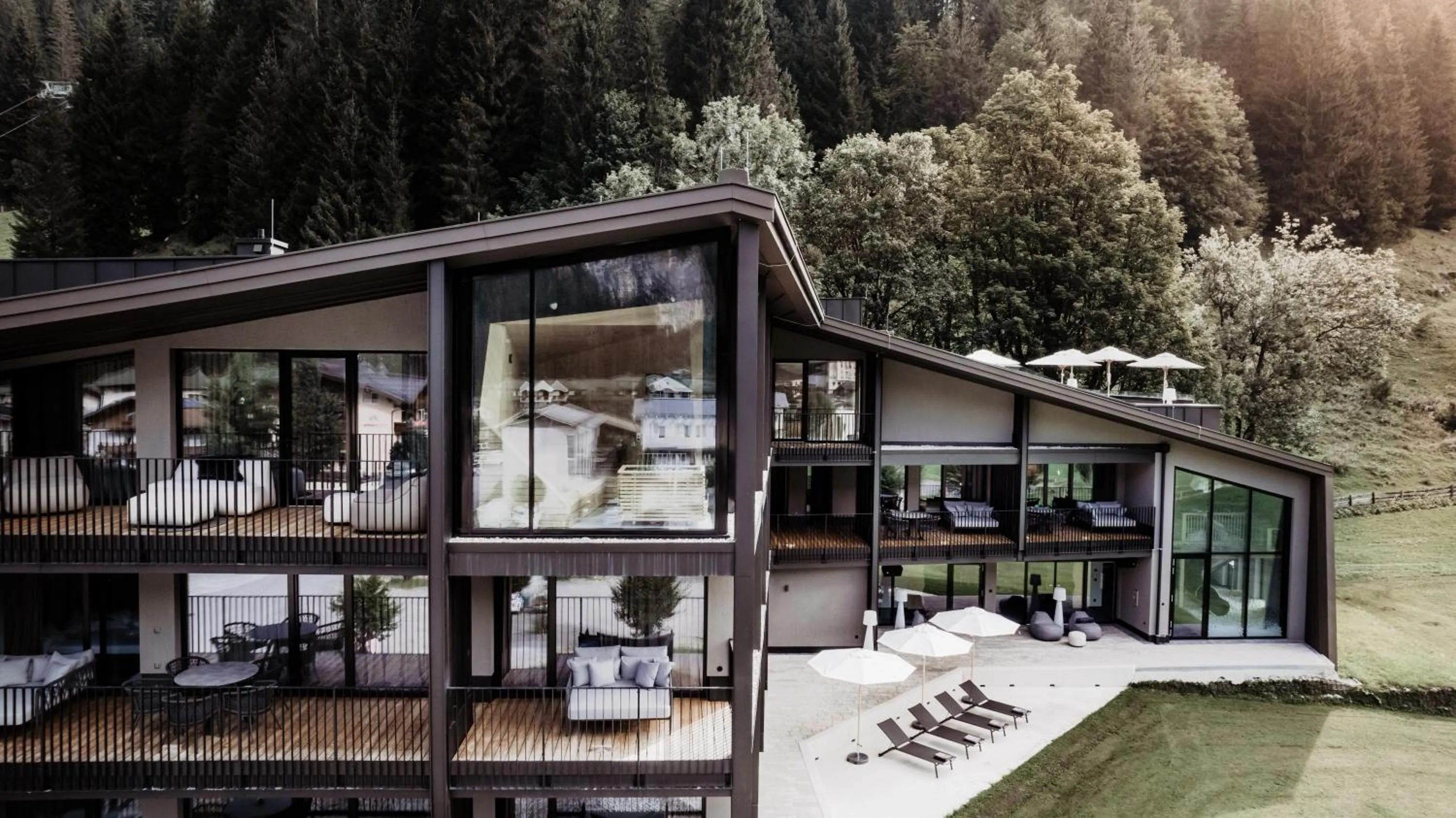 Property building in JoAnn suites & apart