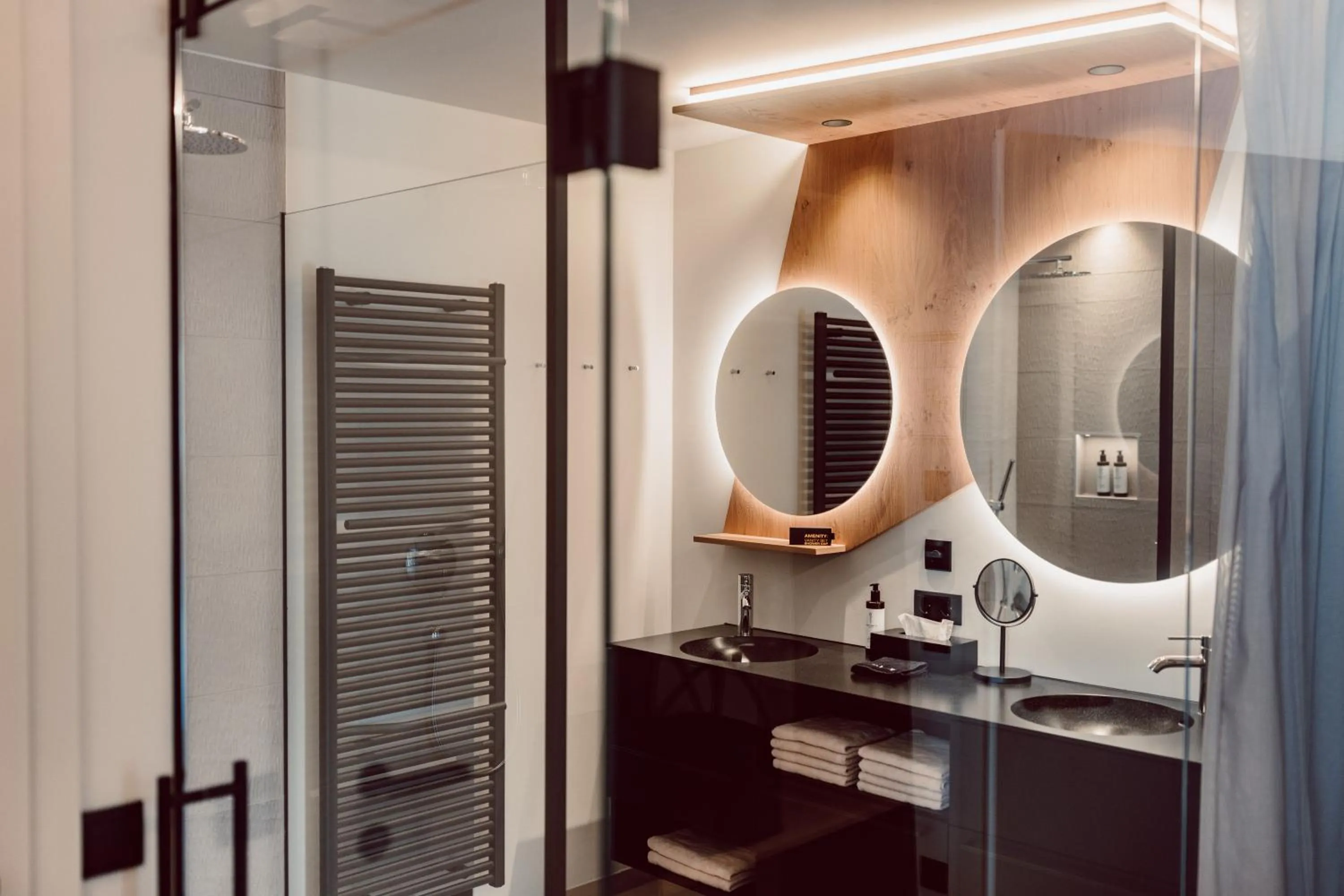 Bathroom in JoAnn suites & apart