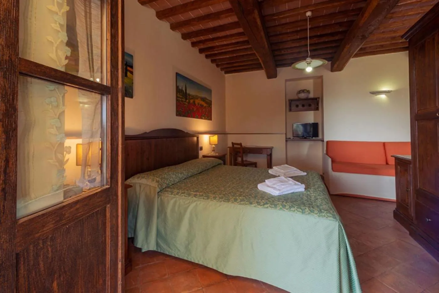 Bedroom, Bed in Fonte Chiara
