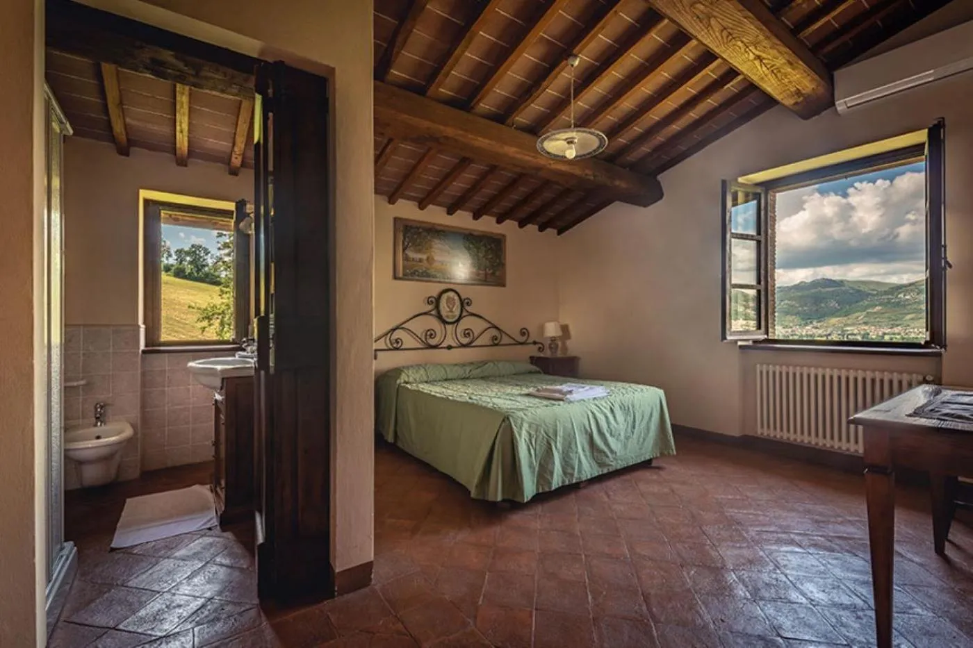 Bedroom, Bed in Fonte Chiara