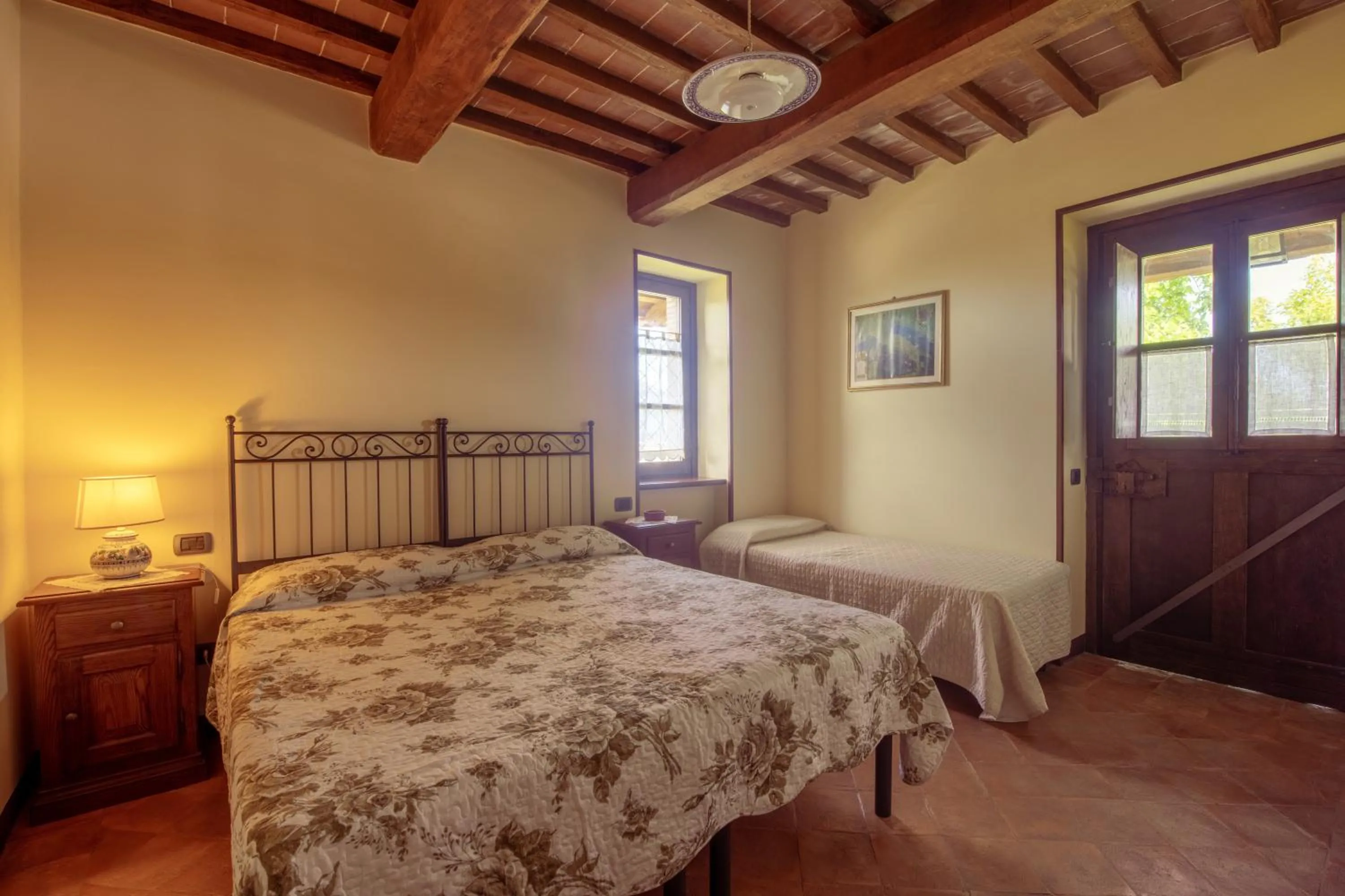 Photo of the whole room, Bed in Fonte Chiara