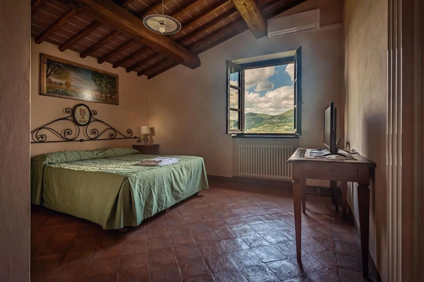 Bedroom, Bed in Fonte Chiara
