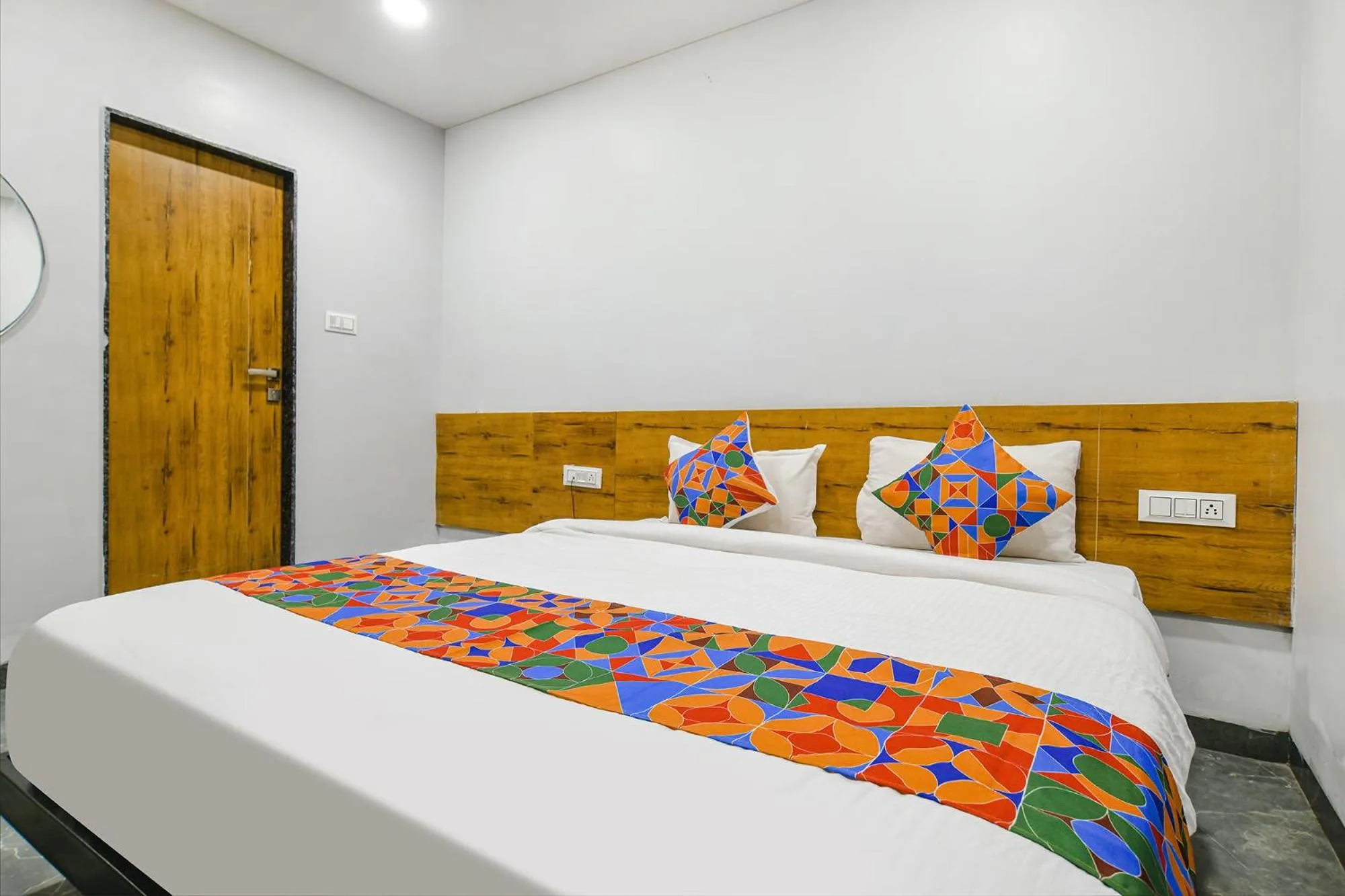 Photo of the whole room in FabHotel Unity Landmark