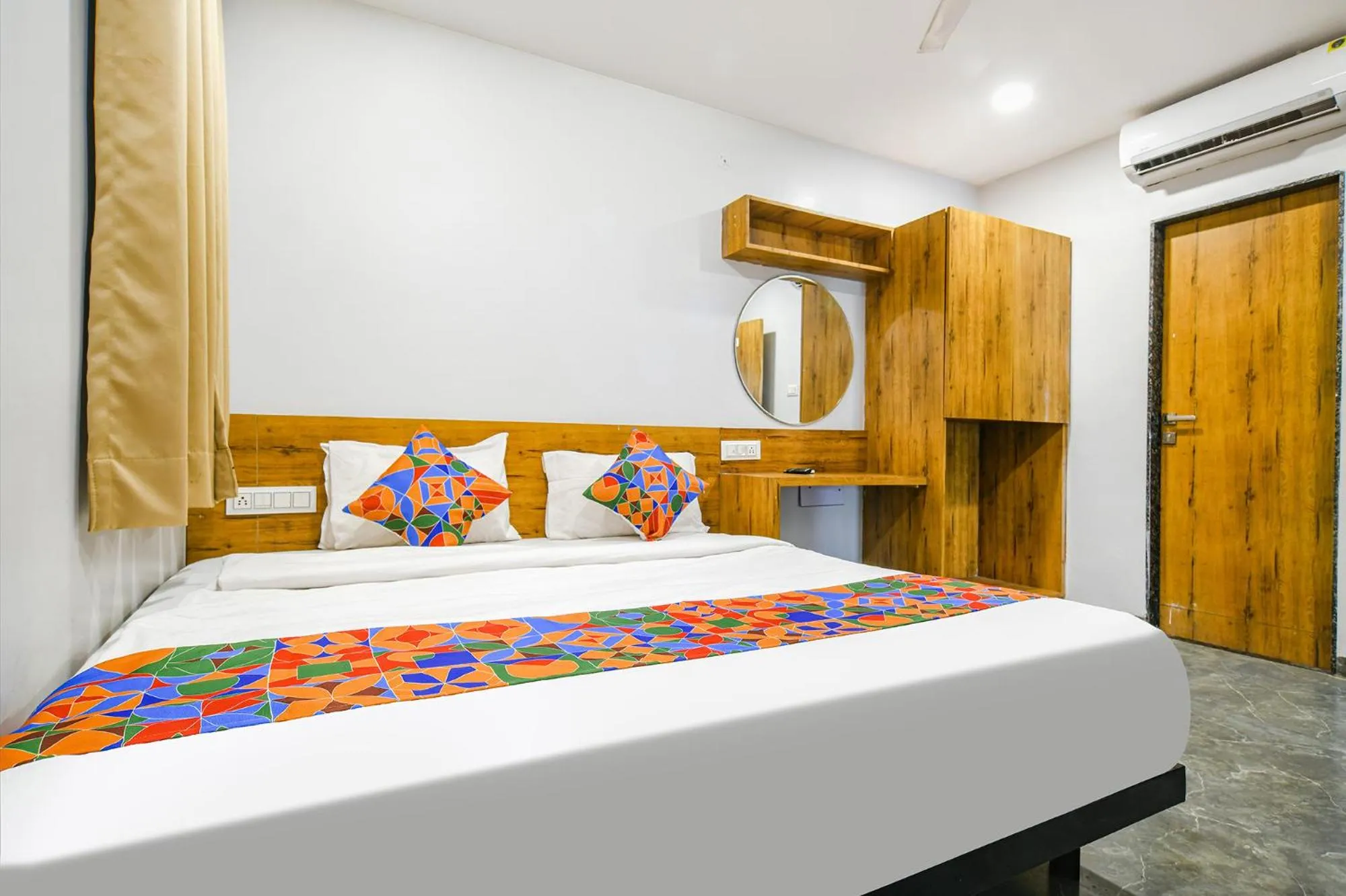 Photo of the whole room in FabHotel Unity Landmark