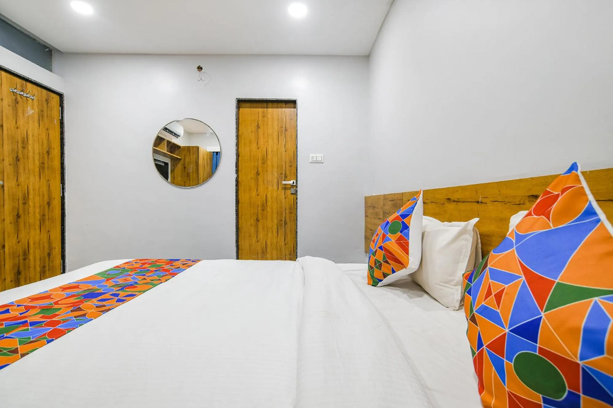 Photo of the whole room in FabHotel Unity Landmark