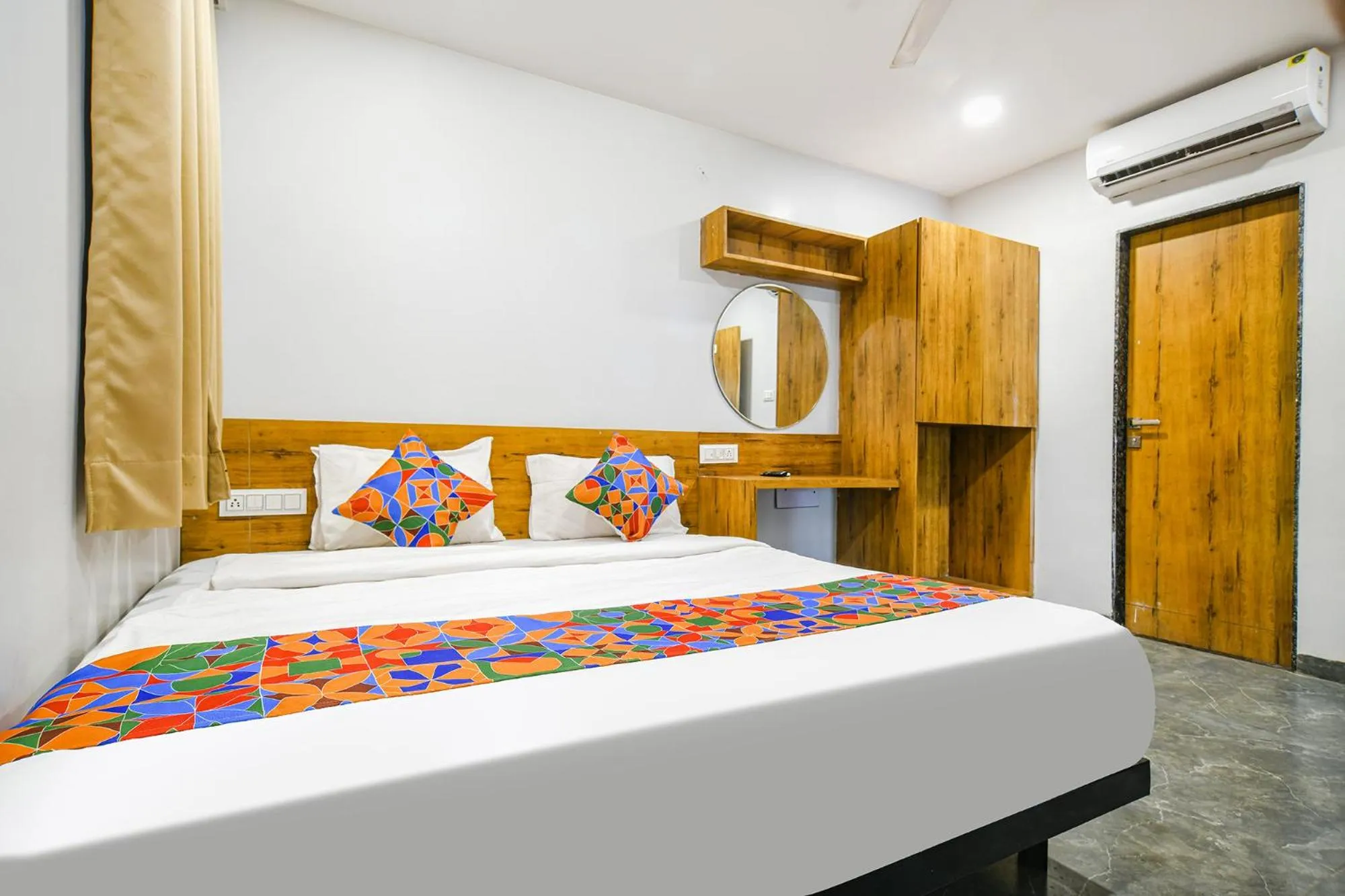 Photo of the whole room in FabHotel Unity Landmark