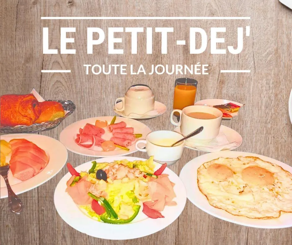 Breakfast in NOUBOU INTERNATIONAL HOTEL BONAPRISO