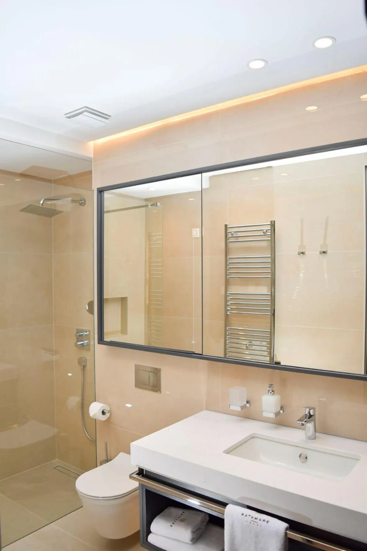 Bathroom in Katamare Hotel