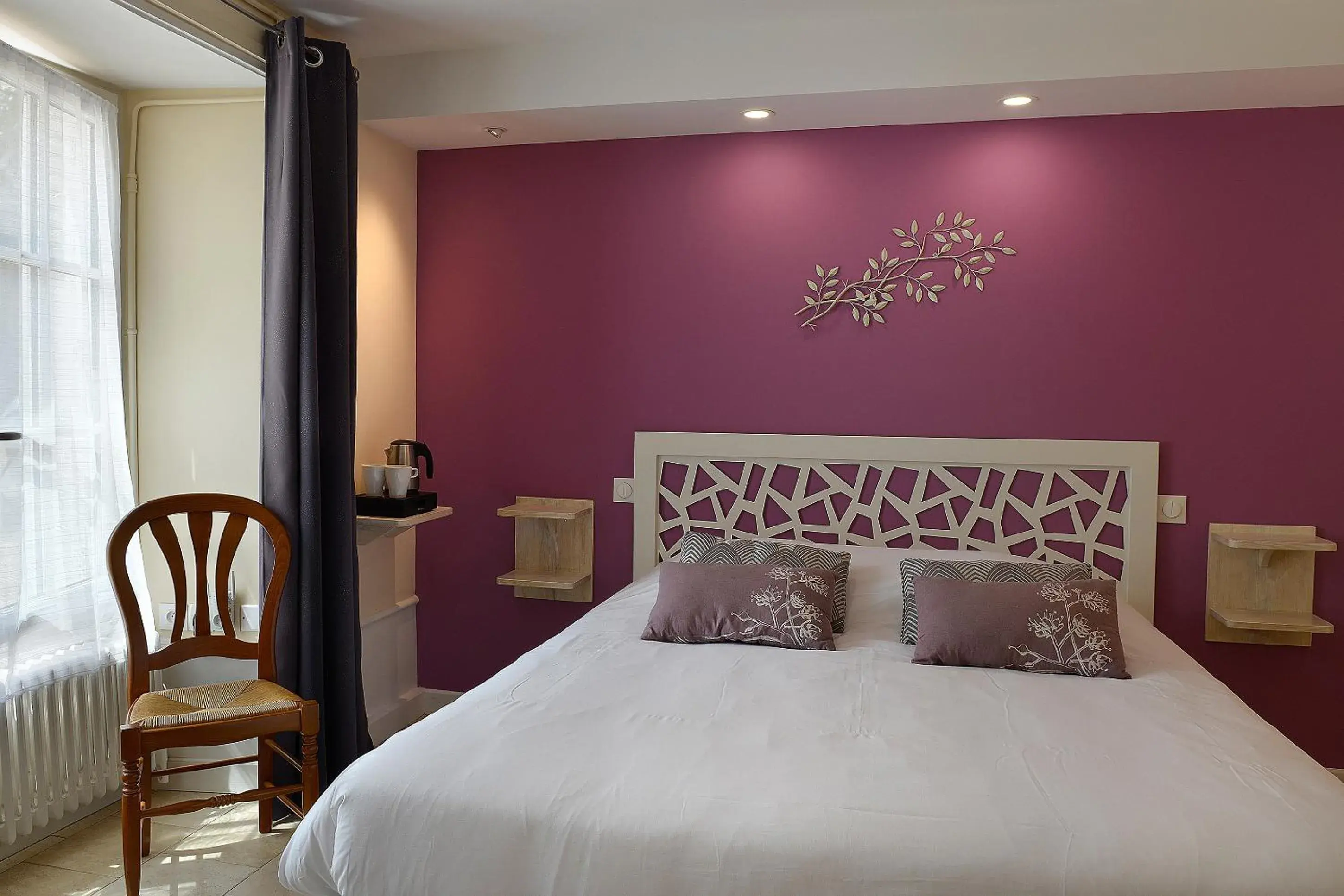 Superior Double Room in Logis Manoir De La Giraudière Superior Double Room in Logis Manoir De La Giraudière