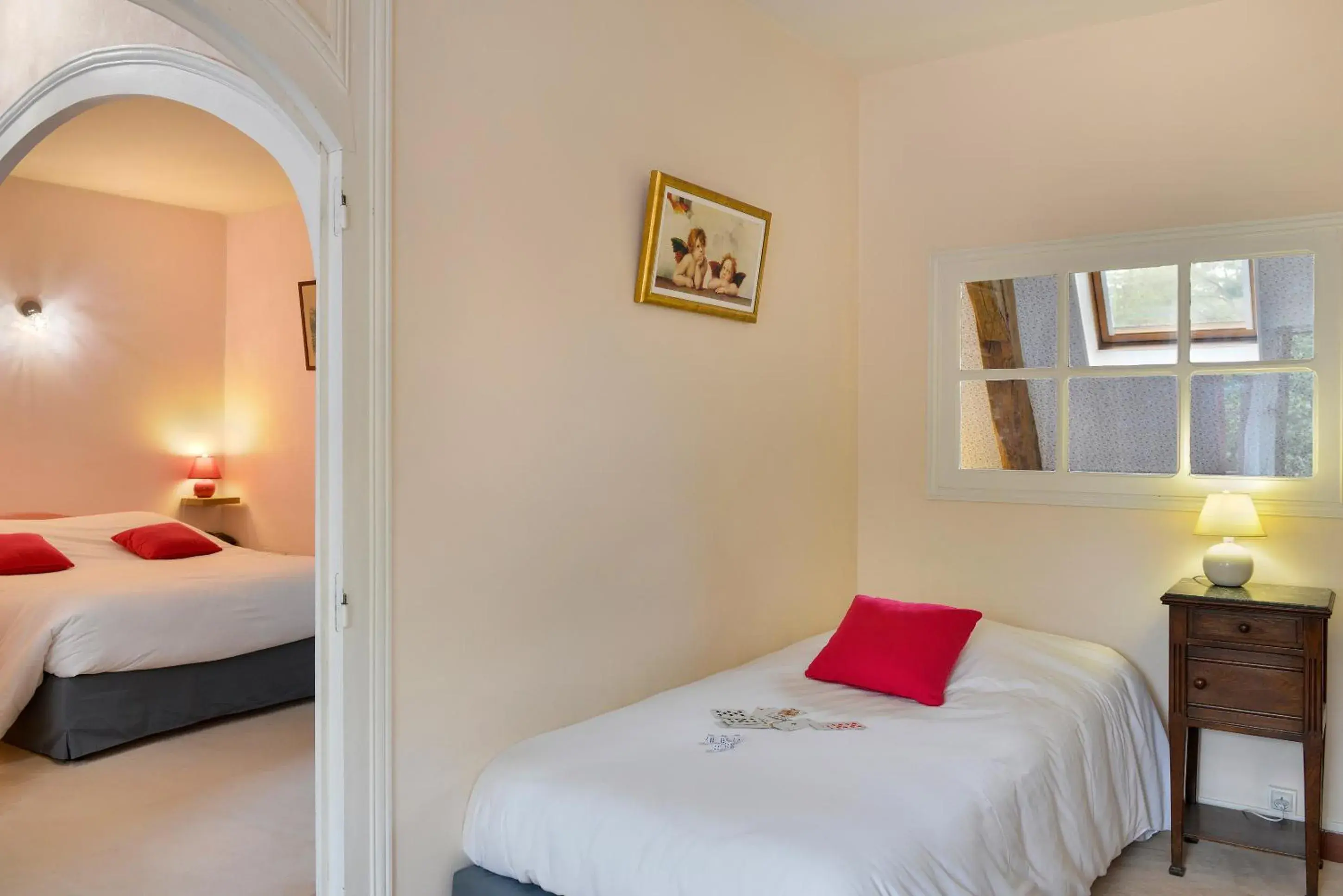 Bed in Logis Manoir De La Giraudière Bed in Logis Manoir De La Giraudière