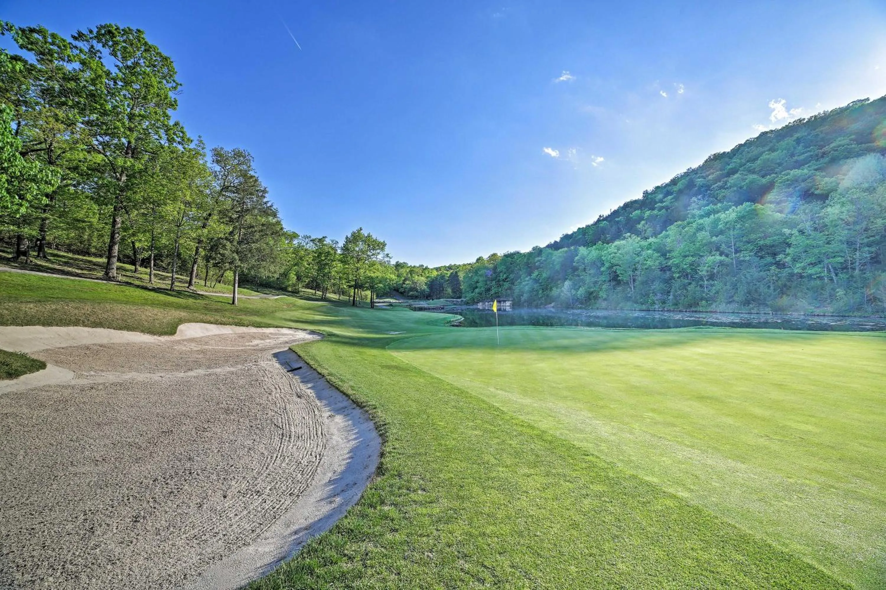 Relax Fireside Getaway 2 Mi to Silver Dollar City