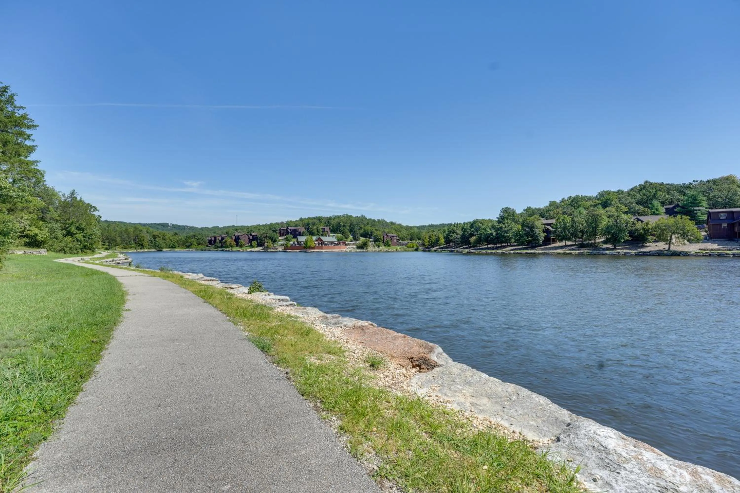 Relax Fireside Getaway 2 Mi to Silver Dollar City